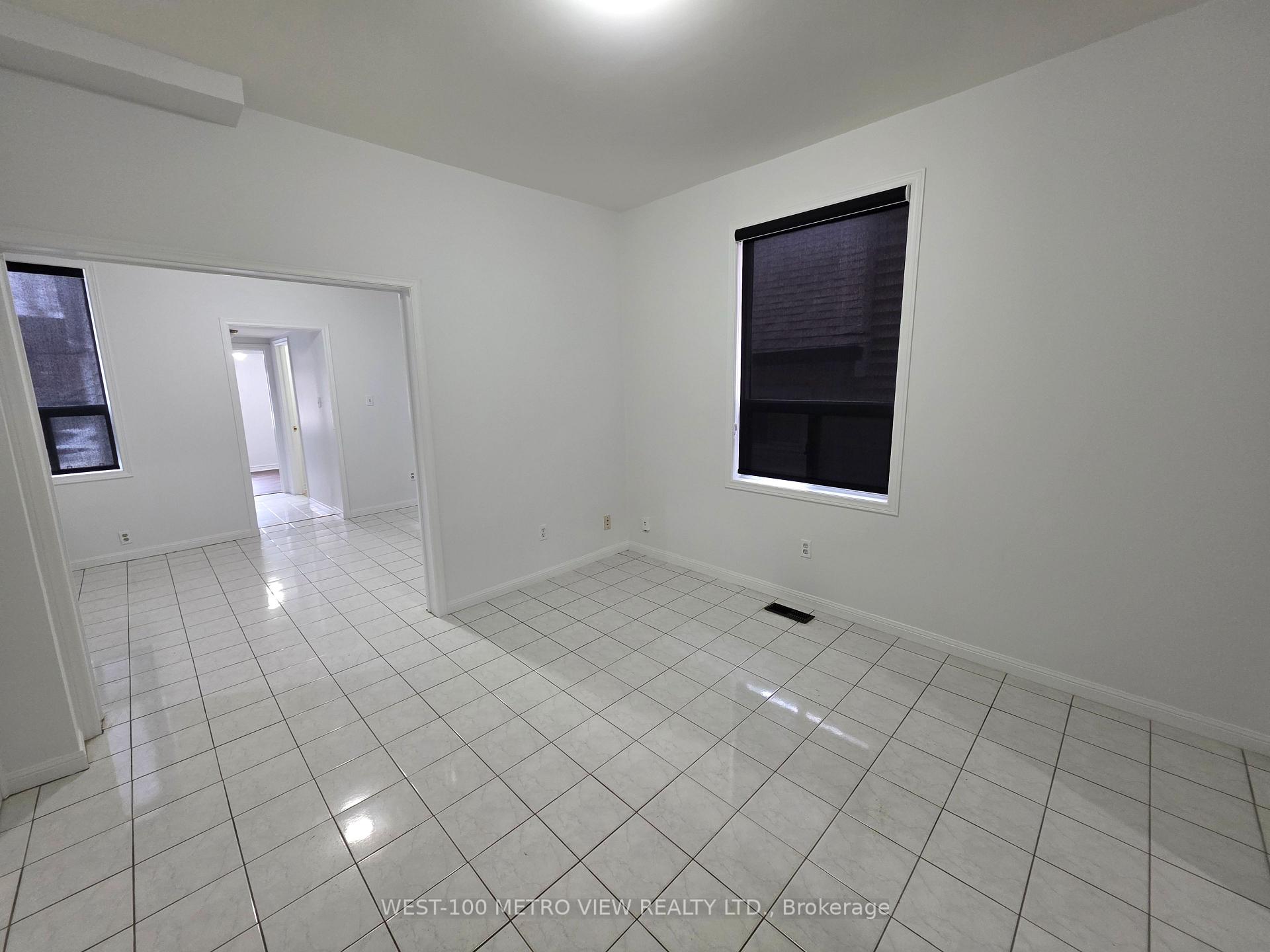 1075 Dufferin Street, Toronto W02 — photo 3 of 5