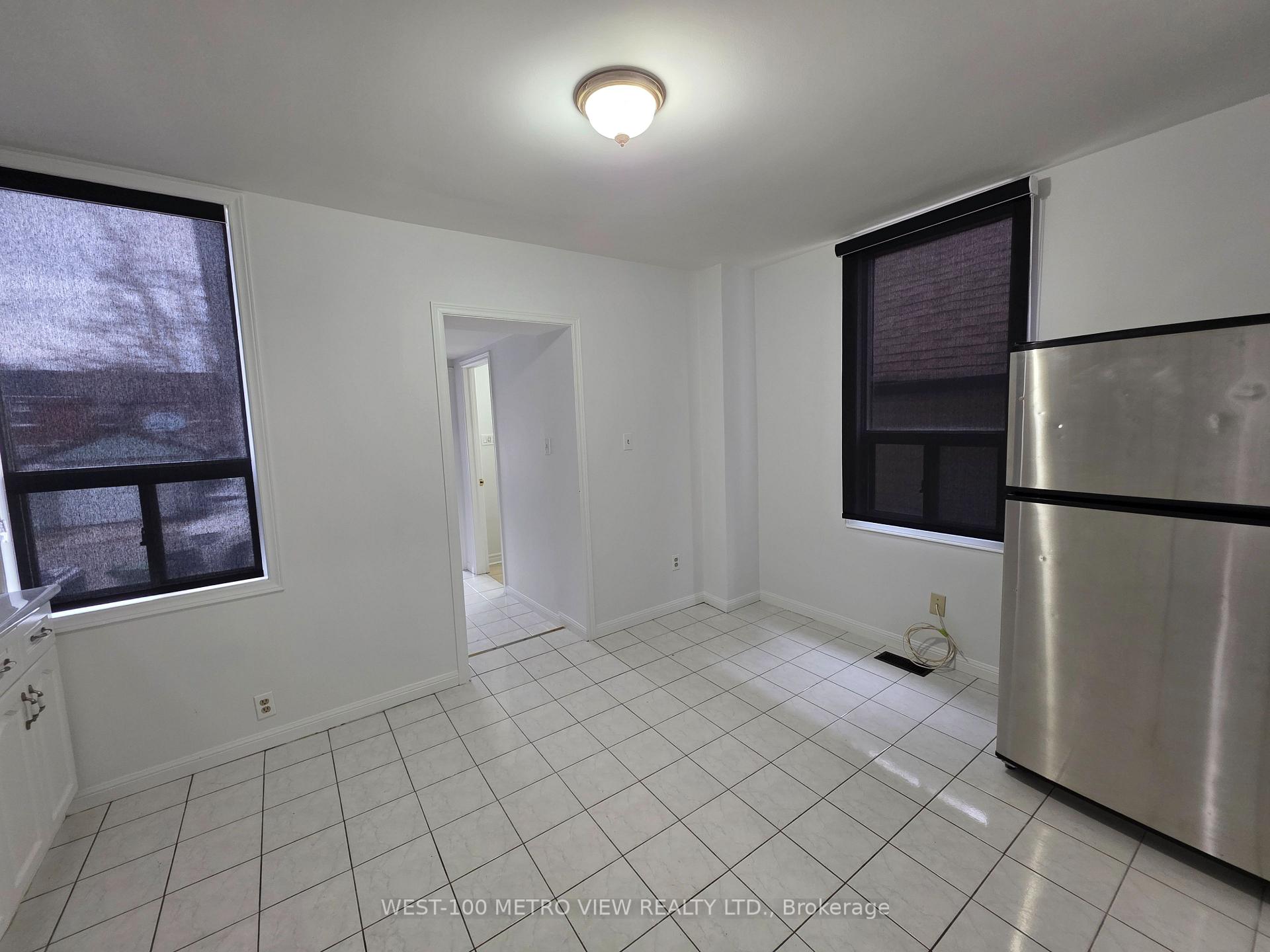 1075 Dufferin Street, Toronto W02 — photo 5 of 5