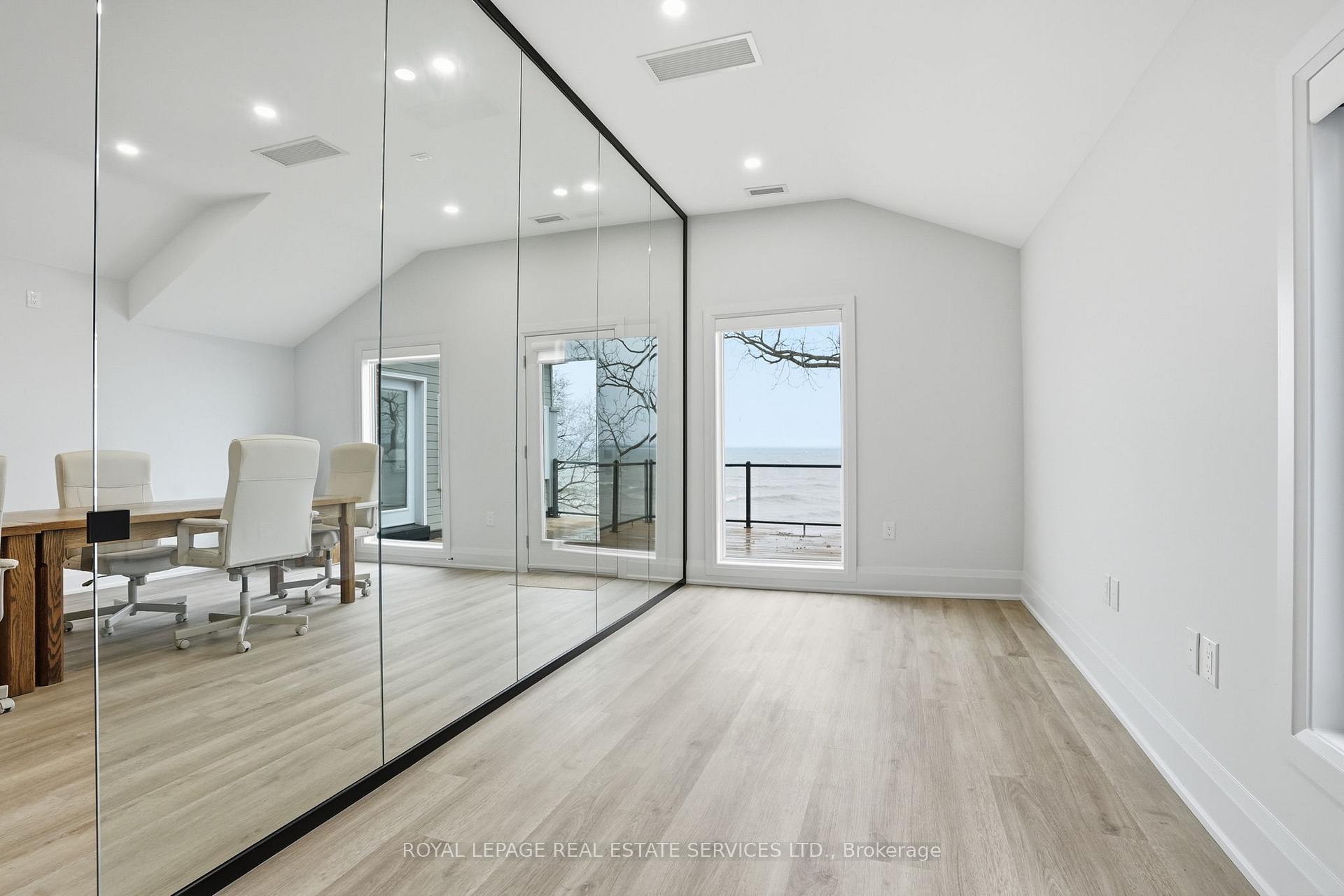 2100 Old Lakeshore Road 4, Burlington — photo 2 of 5