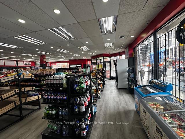 1011 Dufferin Street 104, Toronto W02 — photo 3 of 5