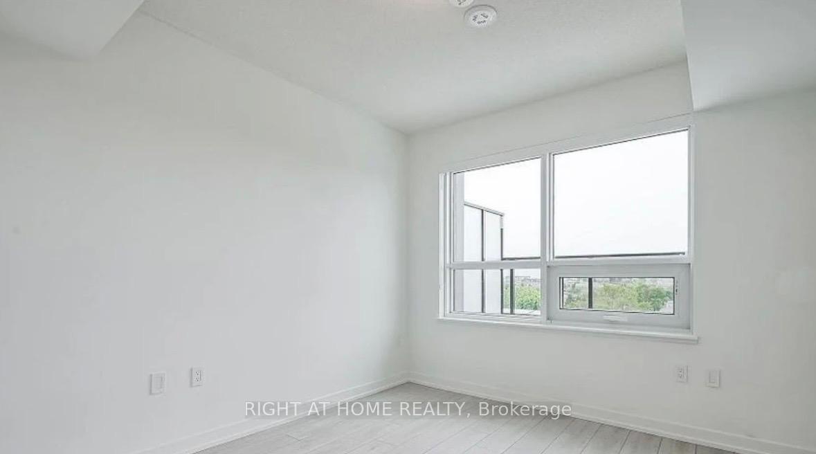 556 MARLEE Avenue 521, Toronto W04 — photo 4 of 5