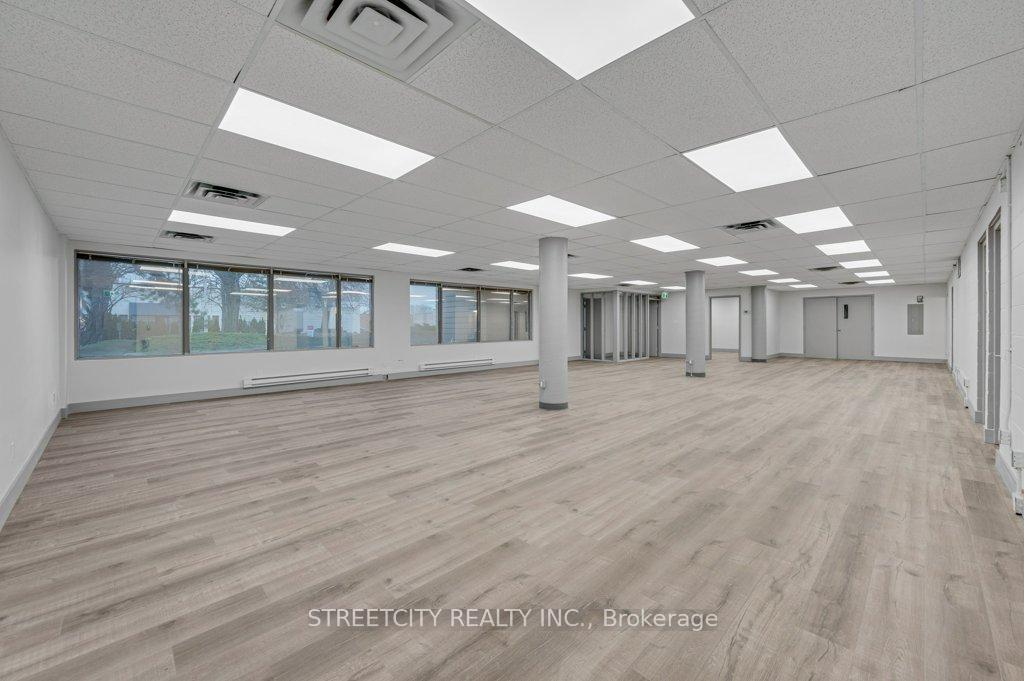 916 Gateway Drive Ground Floor, Burlington, ON L7L 5K7