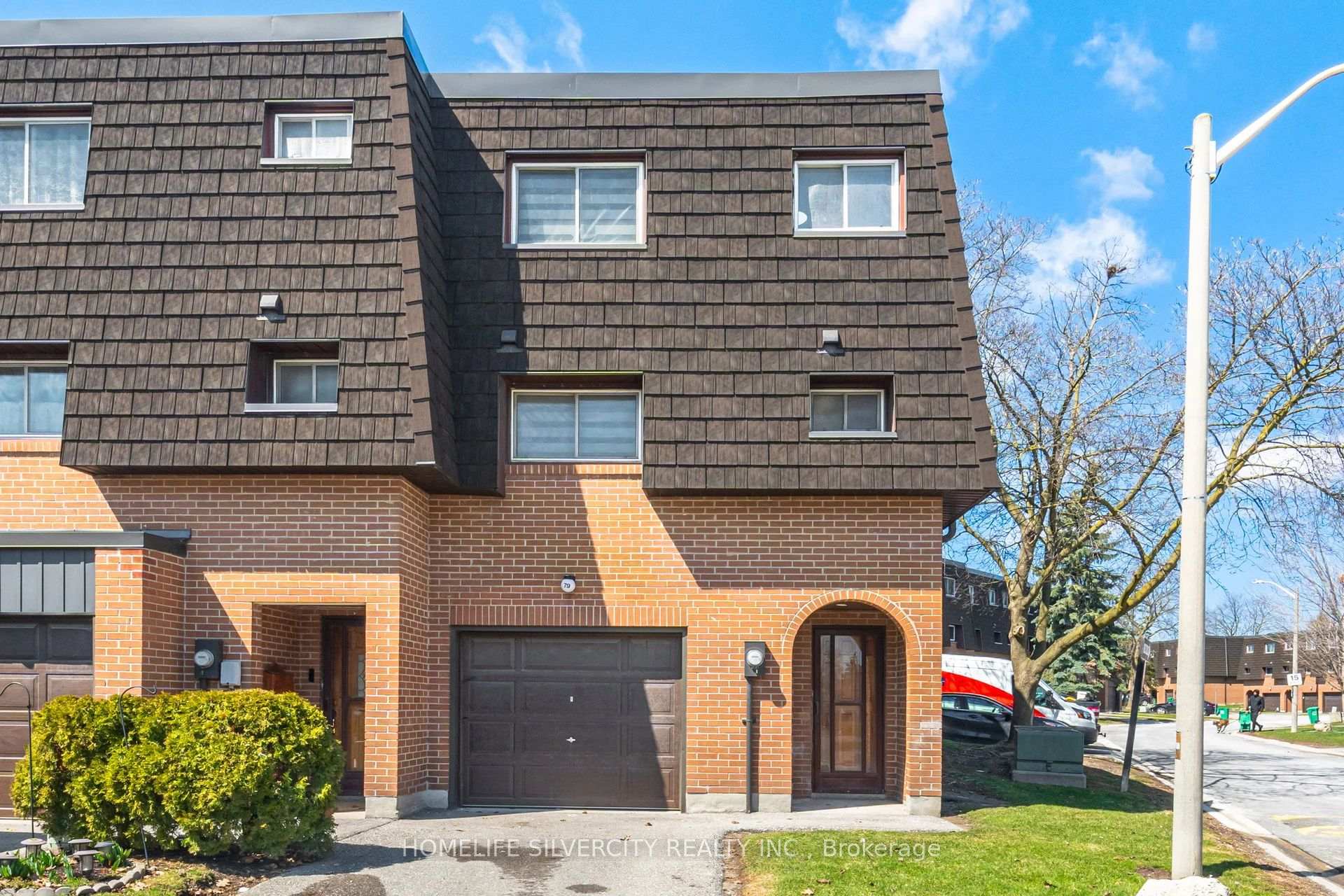 79 Darras Court, Brampton, ON L6T 1W7