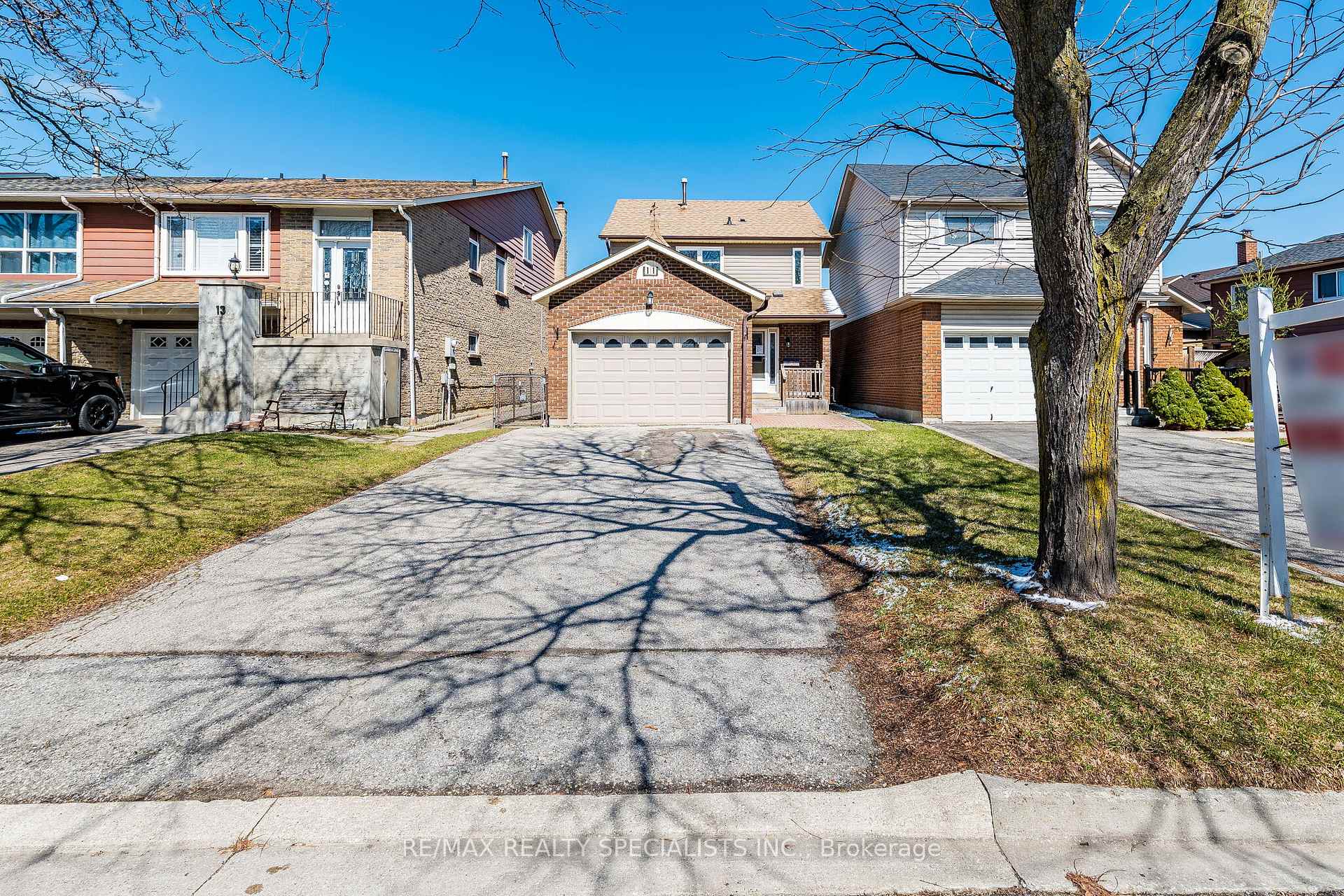 11 Foxacre Row, Brampton, ON L6V 3V7
