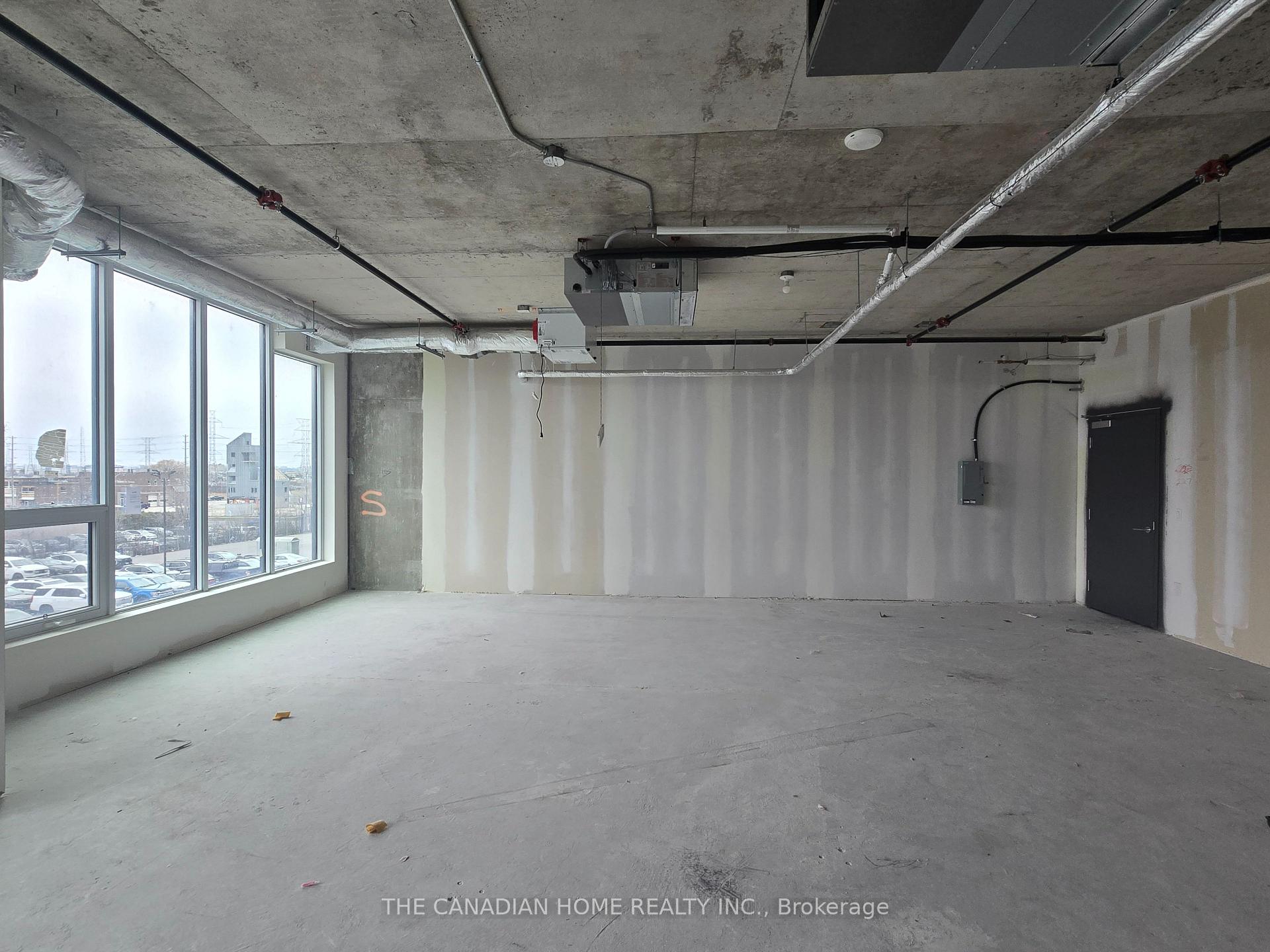 600 Dixon Rd Road 226, Toronto W10 — photo 4 of 5