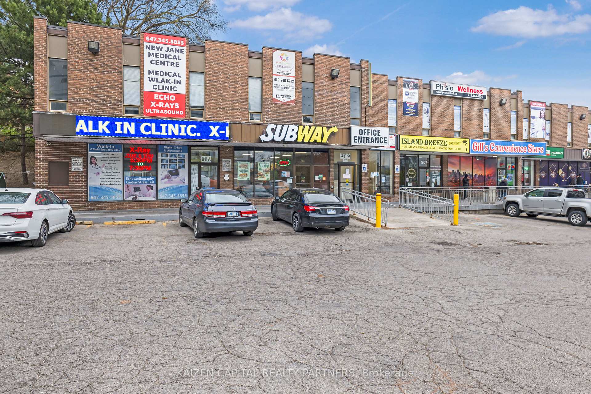 901 Jane Street 202A, Toronto W03, ON M6N 4C6 — Toronto W03, Ontario