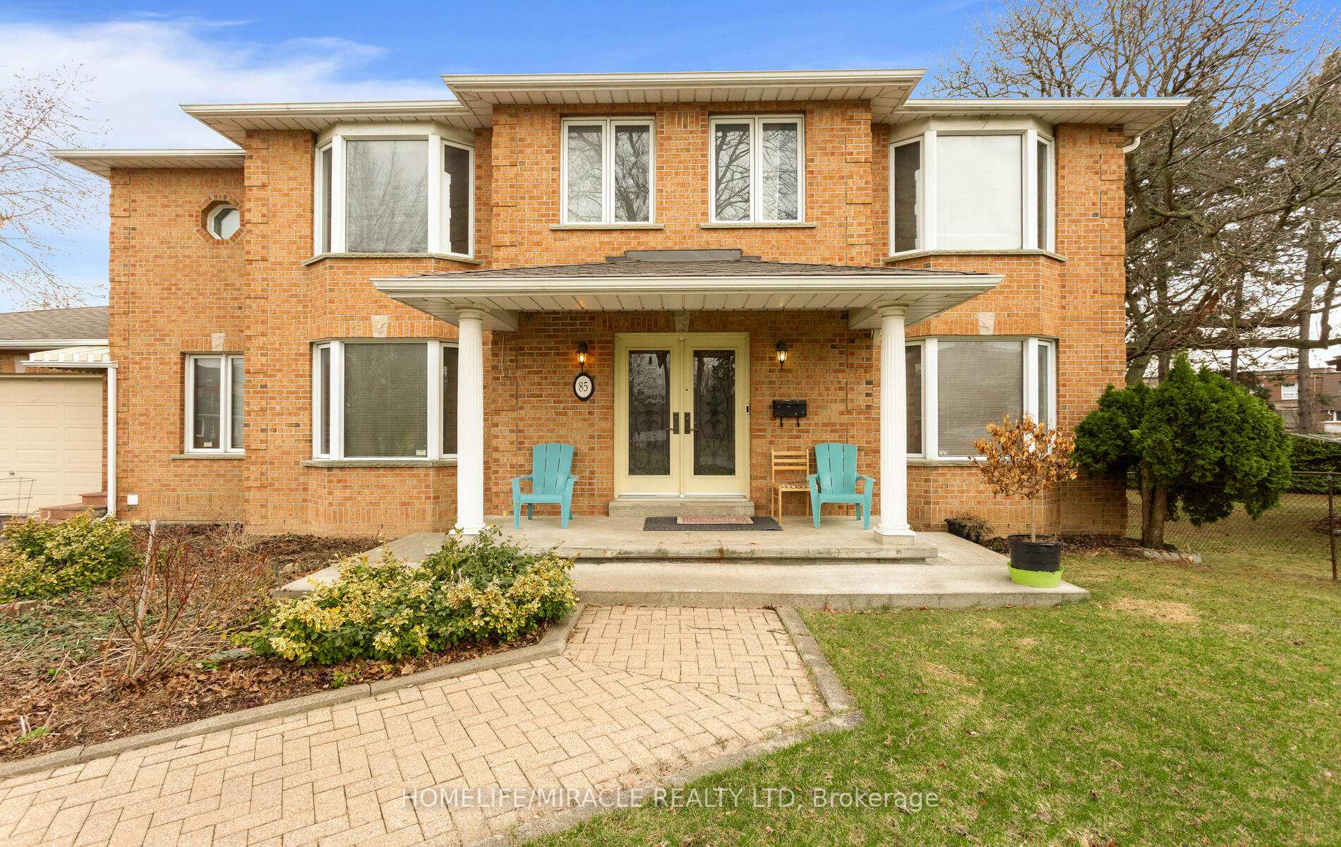 85 Harlow Crescent, Toronto W10 — photo 4 of 5