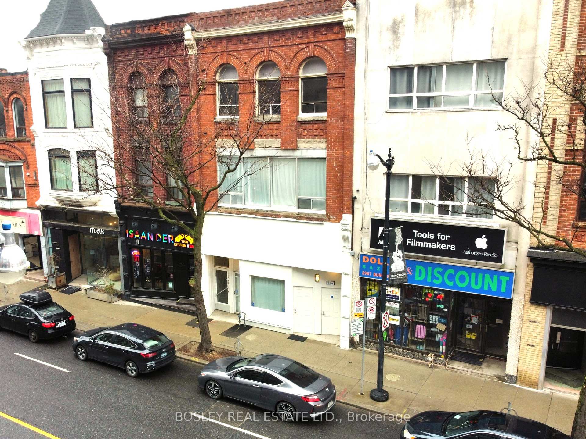 2963 Dundas Street W, Toronto W02, ON M6P 1Z2