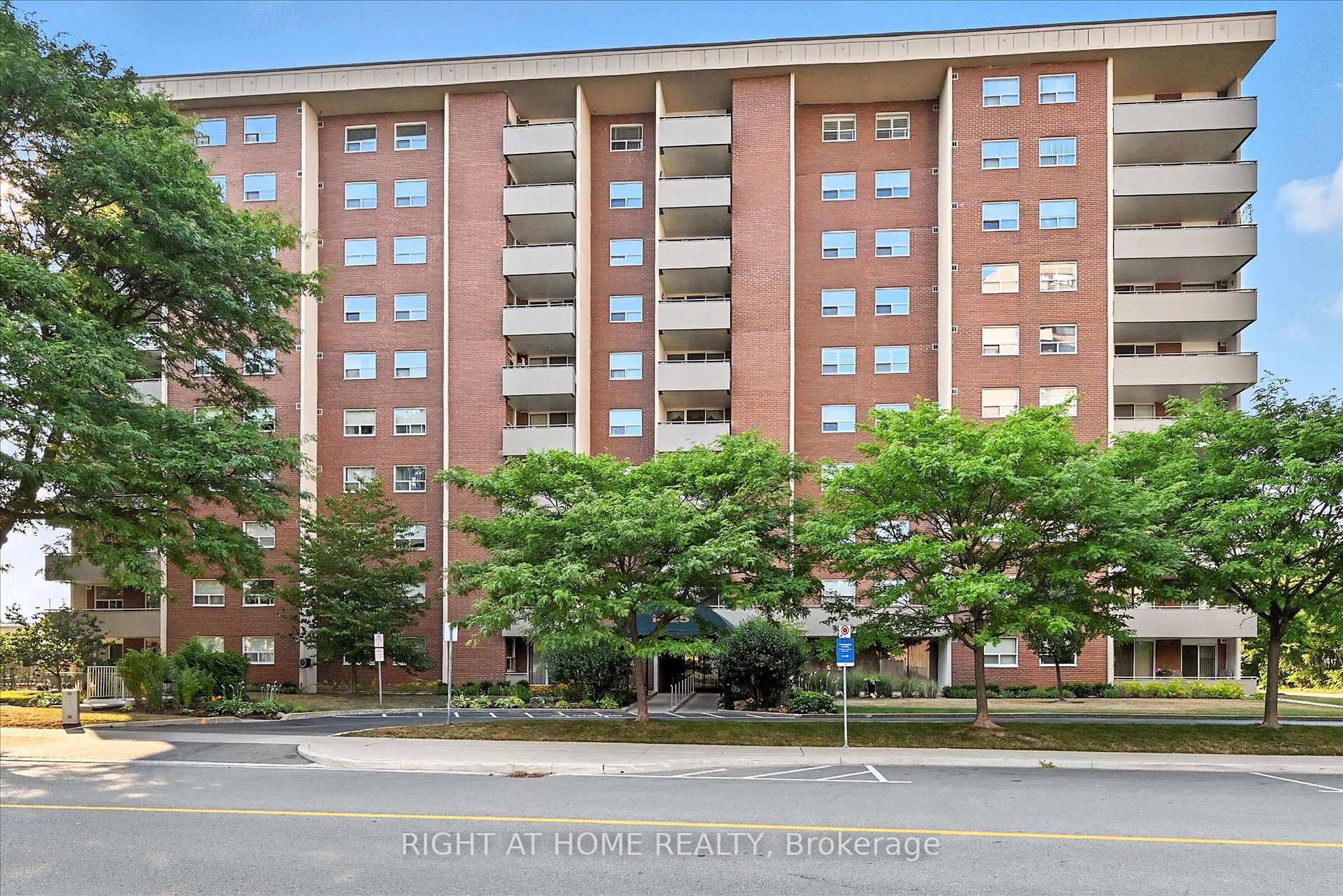 1425 Ghent Avenue 703, Burlington, ON L7S 1X5