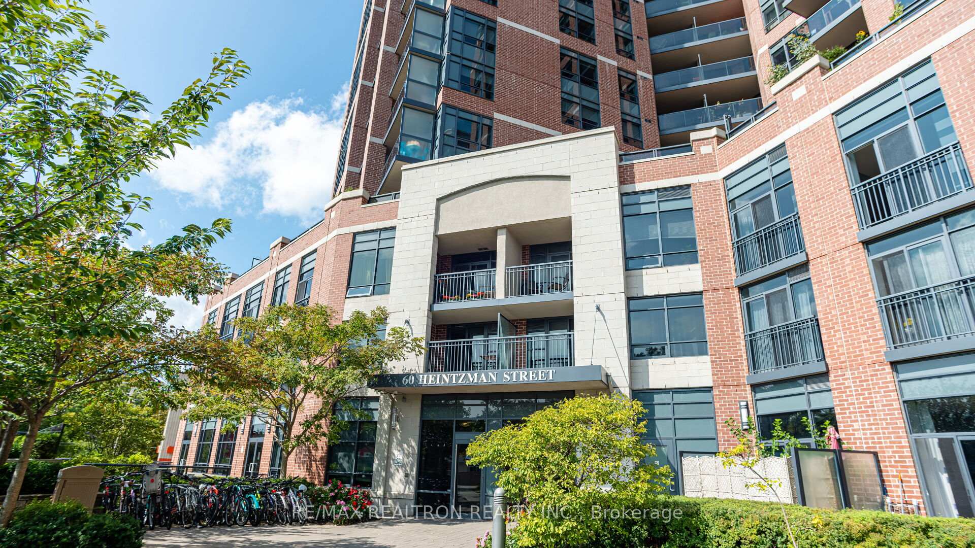 60 Heintzman Street 535, Toronto W02, ON M6P 5A1