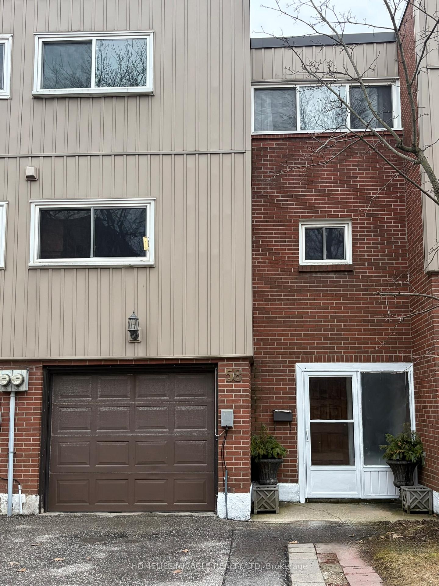 400 Bloor Street 58, Mississauga, ON L5A 3M8