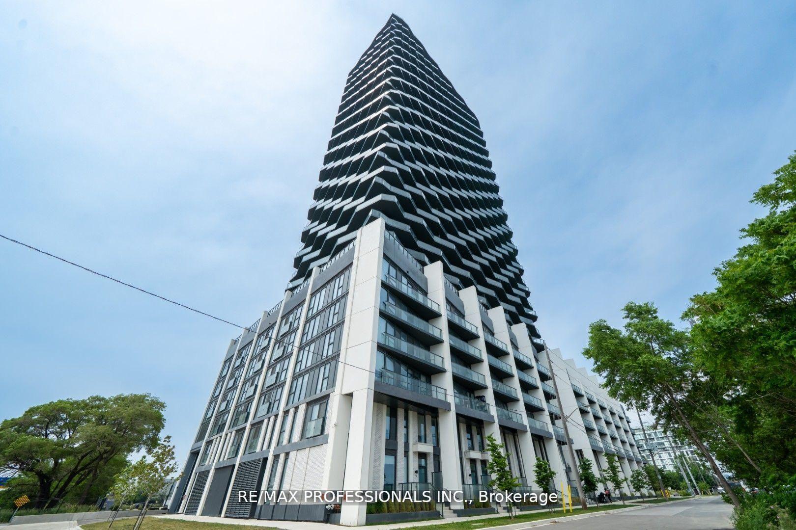 36 Zorra Street 305, Toronto W08, ON M8Z 0G5