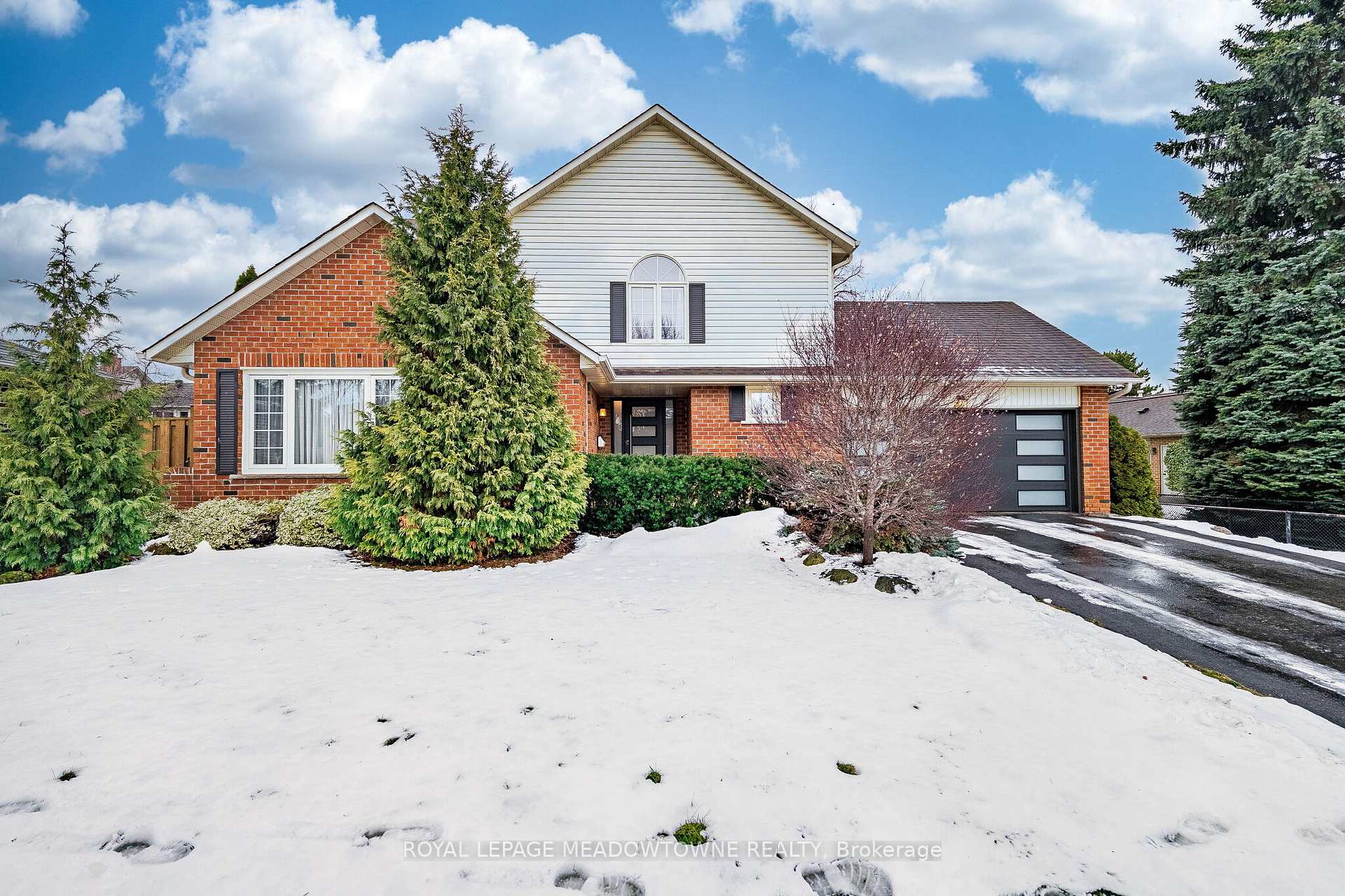 8 Wadsworth Circle, Brampton, ON L6Z 1W7