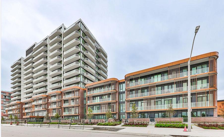220 Missinnihe Way 421, Mississauga, ON L5H 0A9