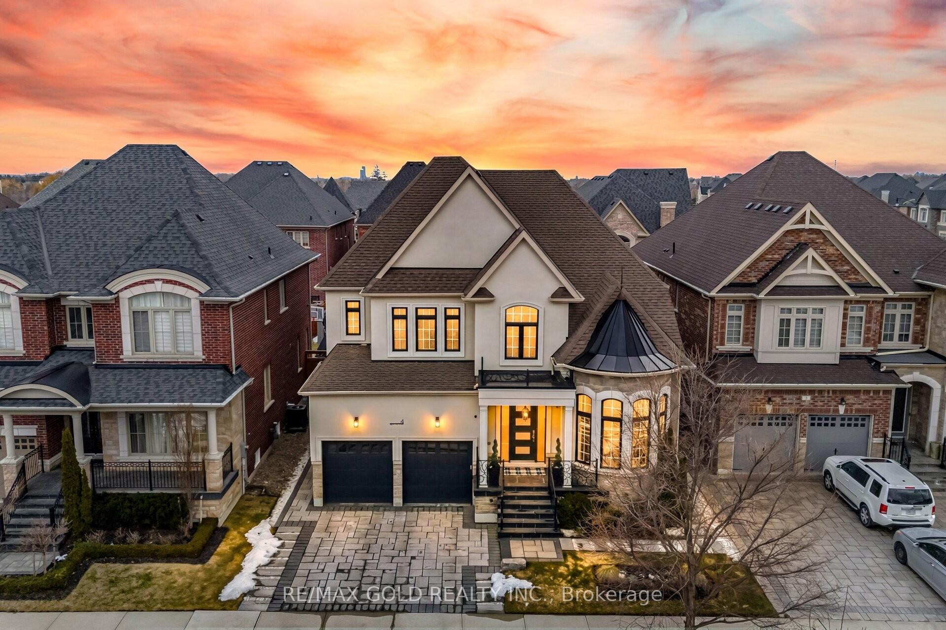 4 Spain Crescent, Brampton, ON L6P 4G8