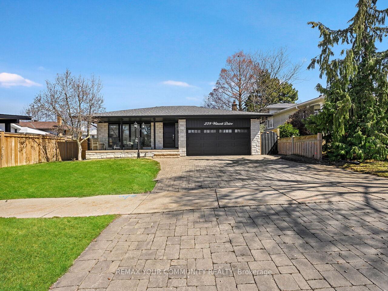 239 Wincott Drive, Toronto W09, ON M9R 2R6