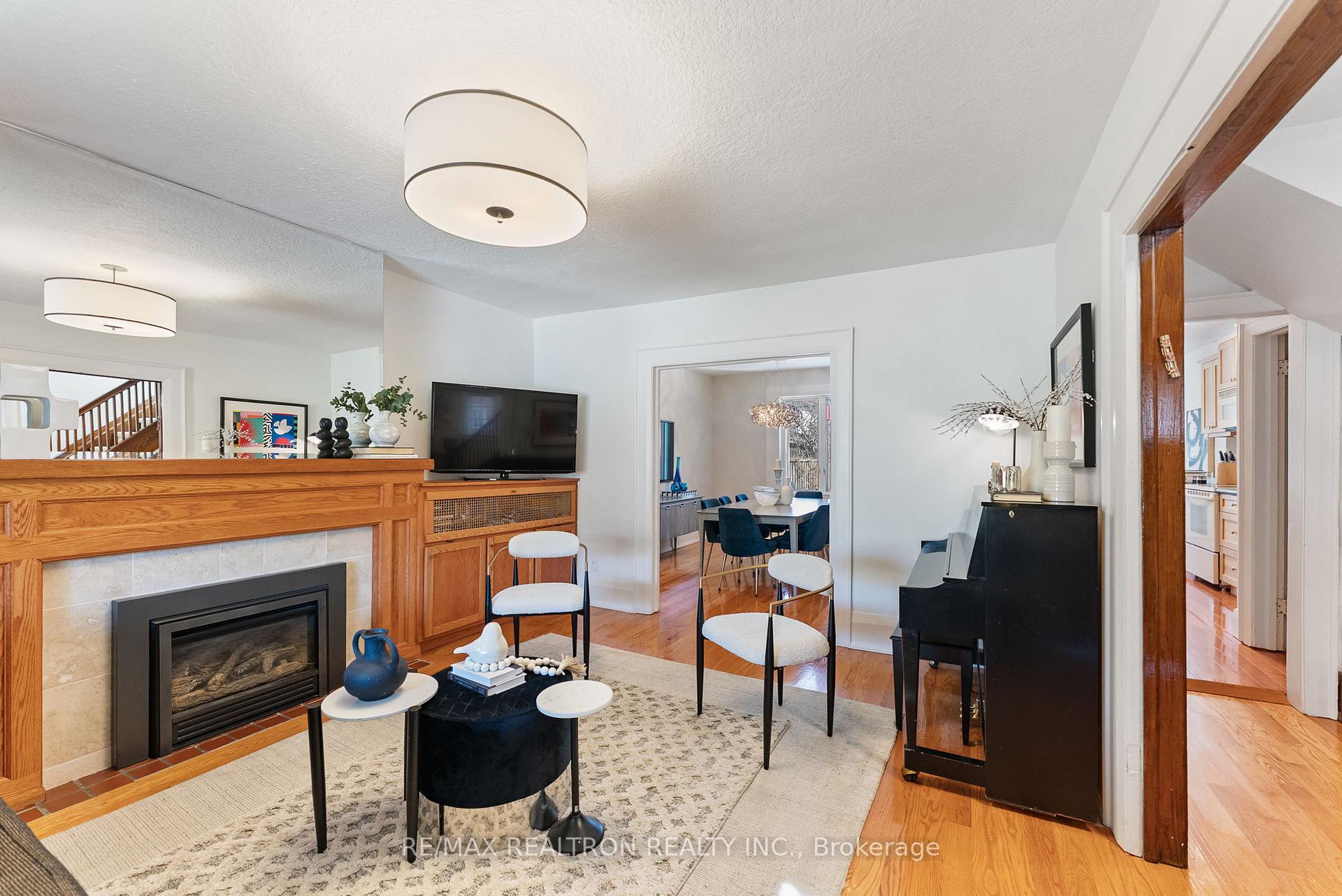 105 Springmount Avenue, Toronto W03, ON M6H 2Y5