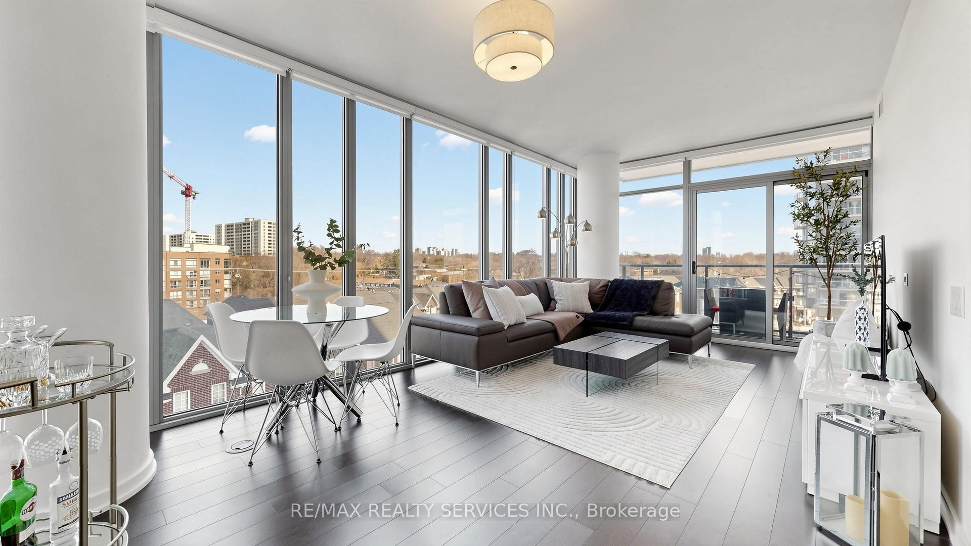 105 The Queensway Avenue 511, Toronto W01, ON M6S 5B5