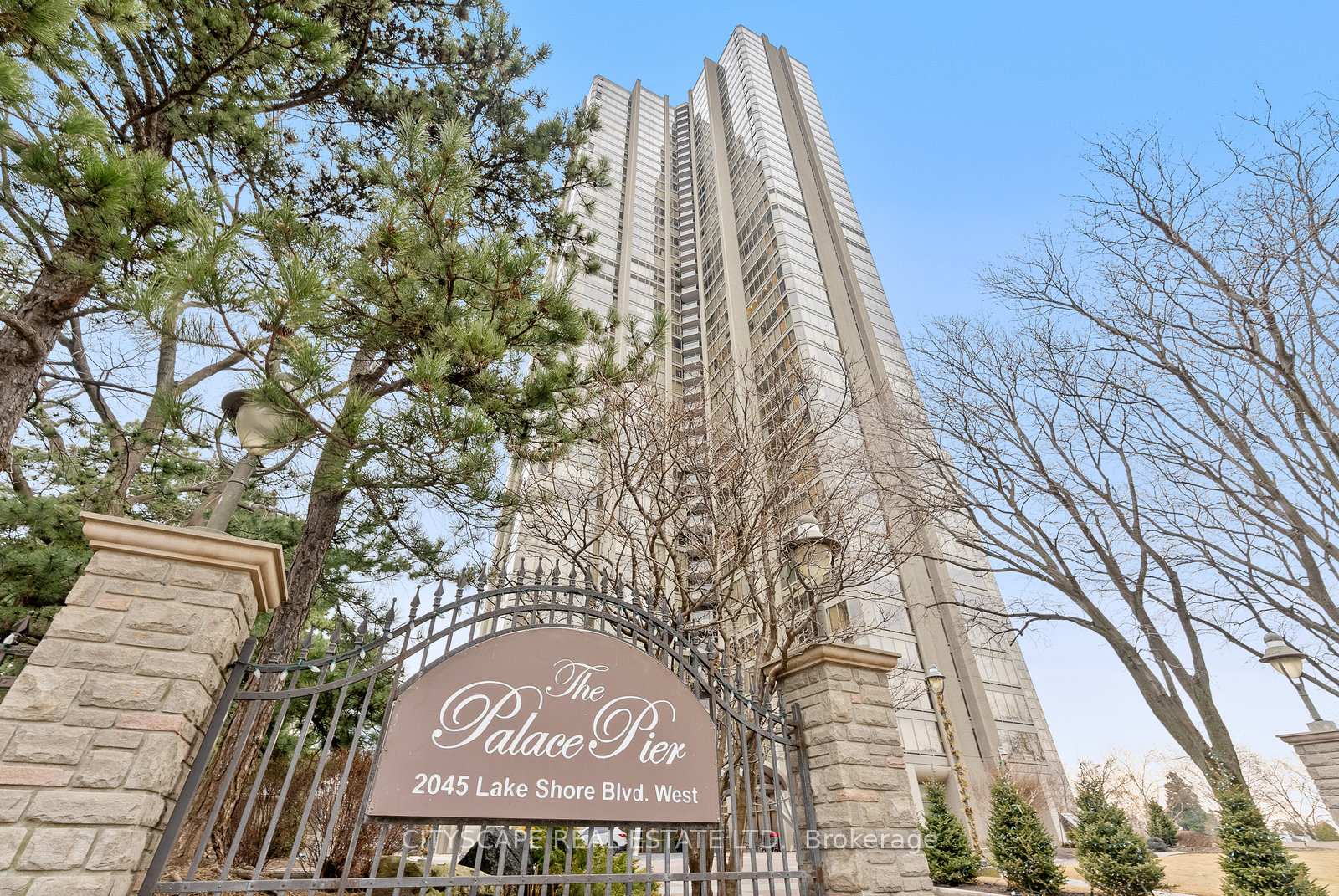 2045 Lake Shore Boulevard W 202, Toronto W06, ON M8V 2Z6