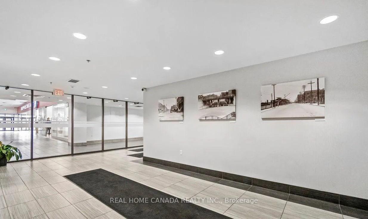 1410 Dupont Road 1803, Toronto W02 — photo 4 of 5