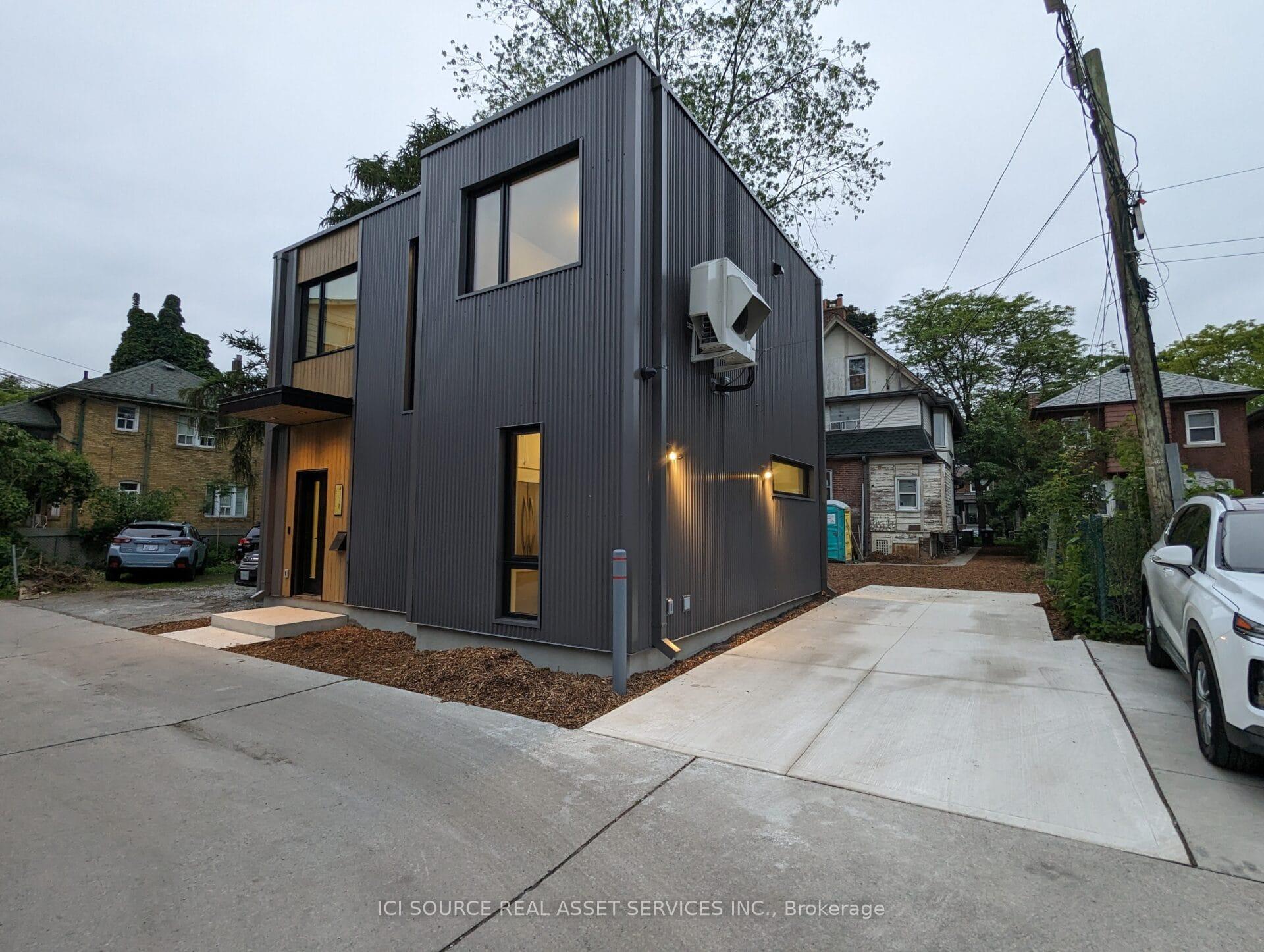 411 Annette Street R, Toronto W02, ON M6P 1R7