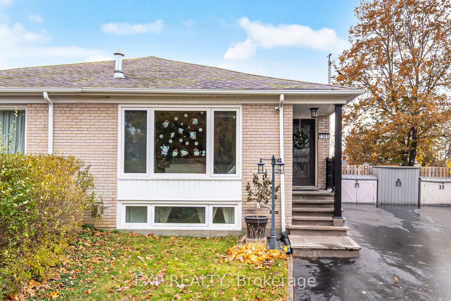 1301 Freeport Drive Lower, Mississauga, ON L5C 1S5