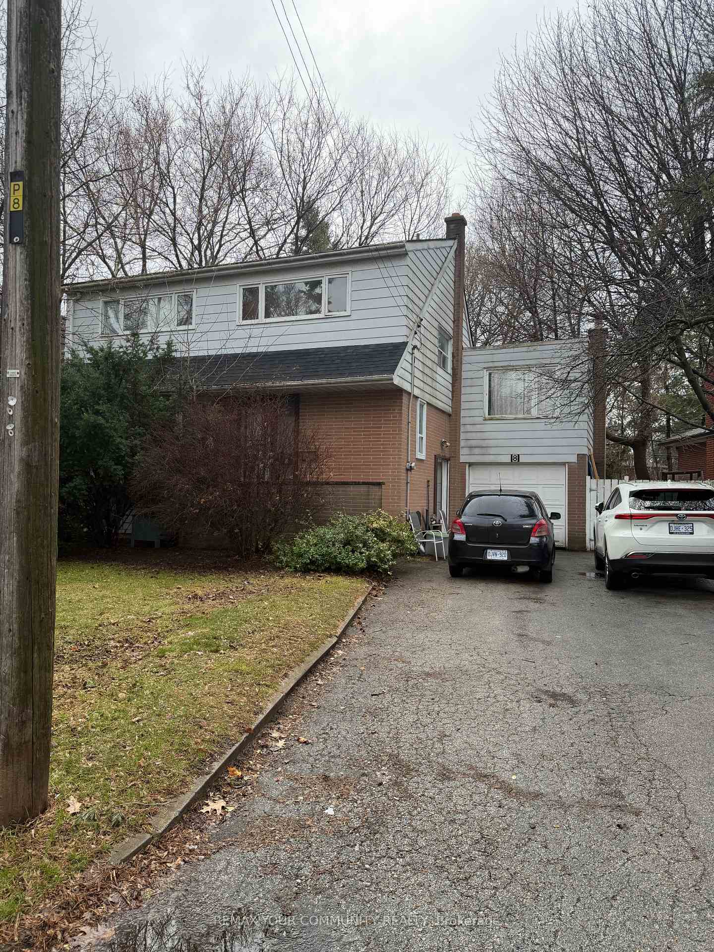 8 Appledale Road, Toronto W08, ON M9B 5G4