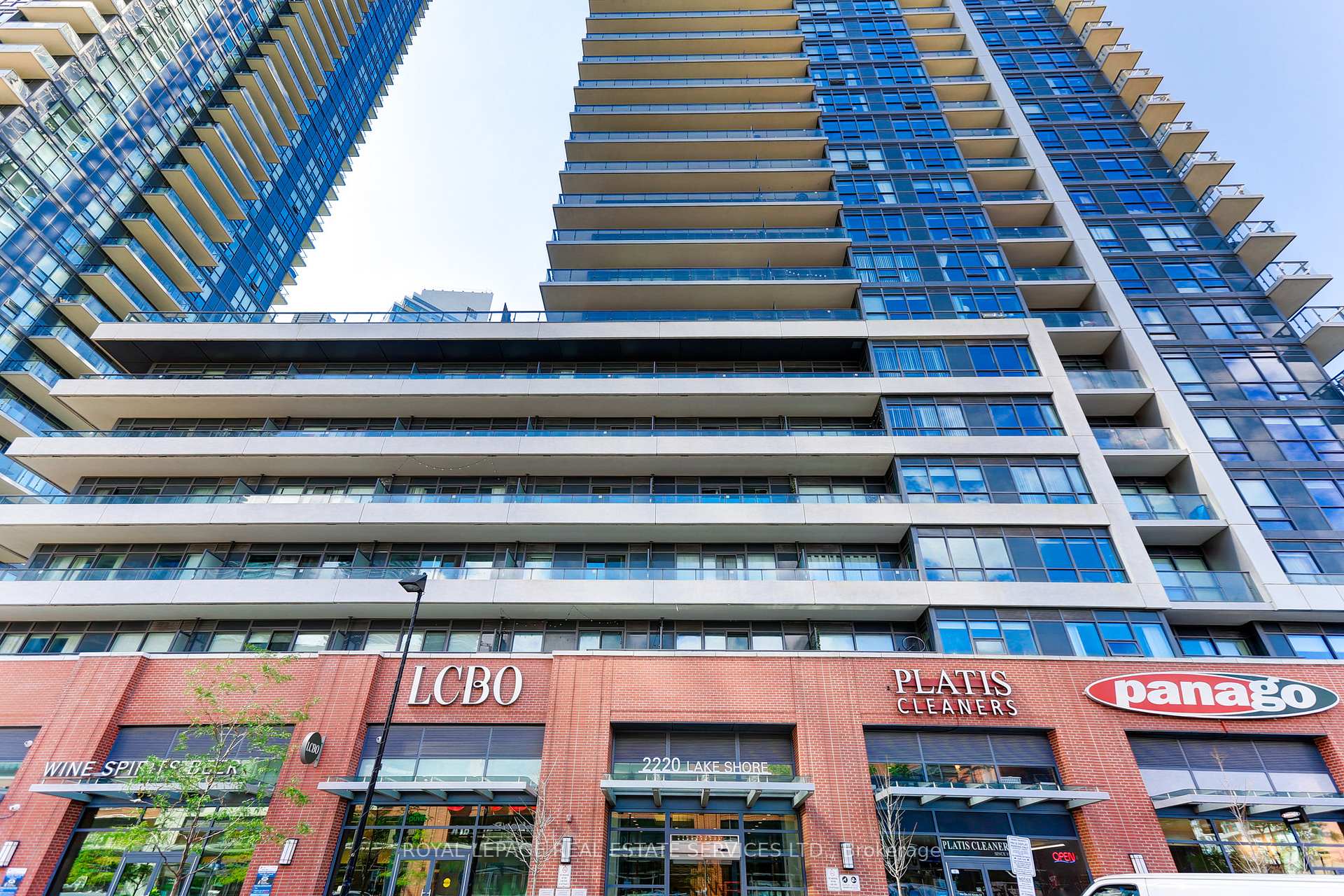 2220 Lakeshore Boulevard W 3907, Toronto W06, ON M8V 0B2
