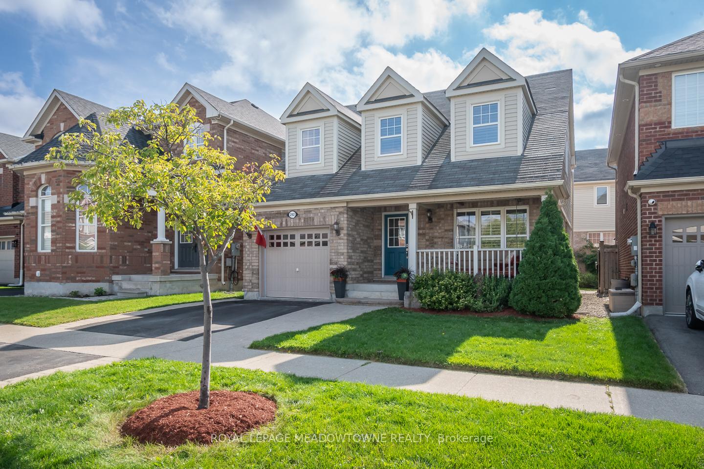 292 Mcdougall Cross, Milton, ON L9T 0N6