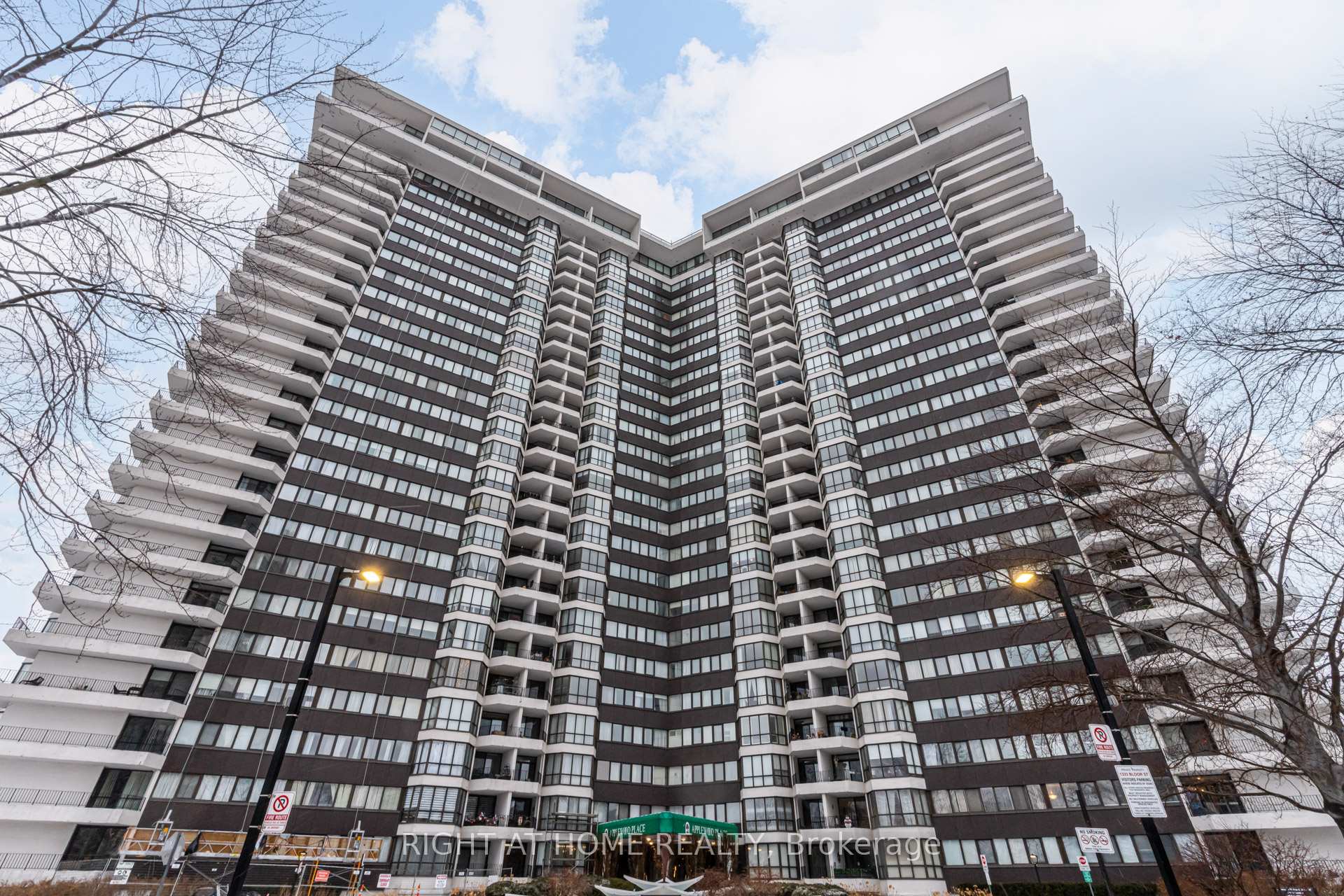 1333 Bloor Street 606, Mississauga, ON L4Y 3T6