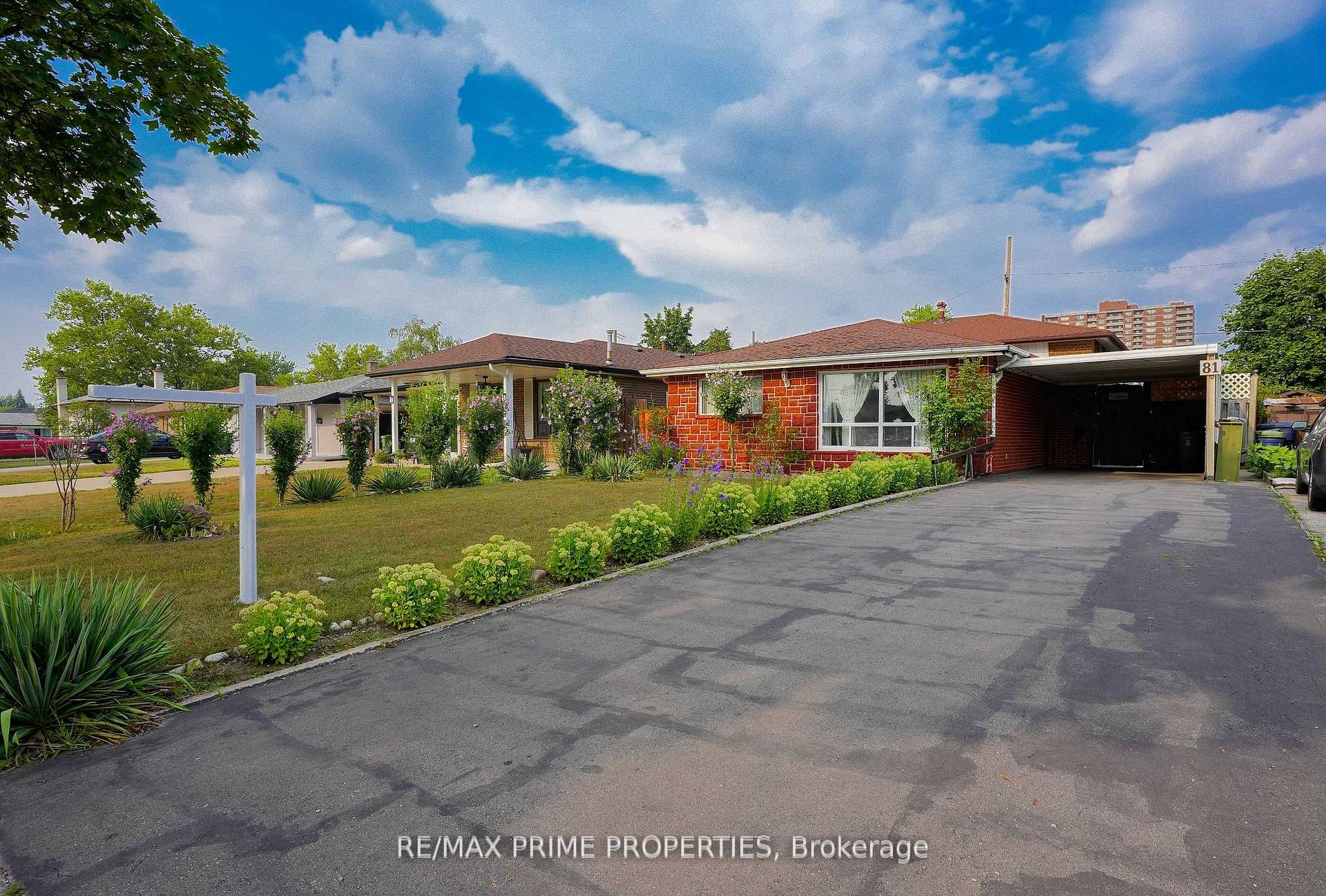 81 Silverstone Drive, Toronto W10, ON M9V 3G4 — Toronto W10, Ontario