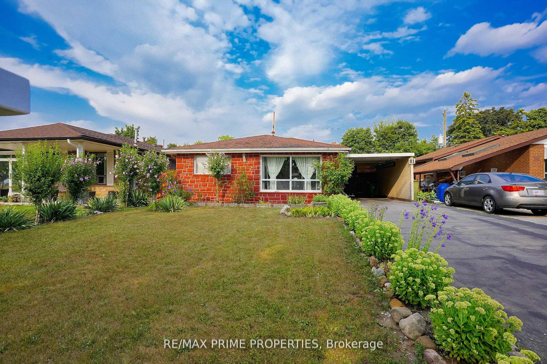 81 Silverstone Drive, Toronto W10 — photo 2 of 5