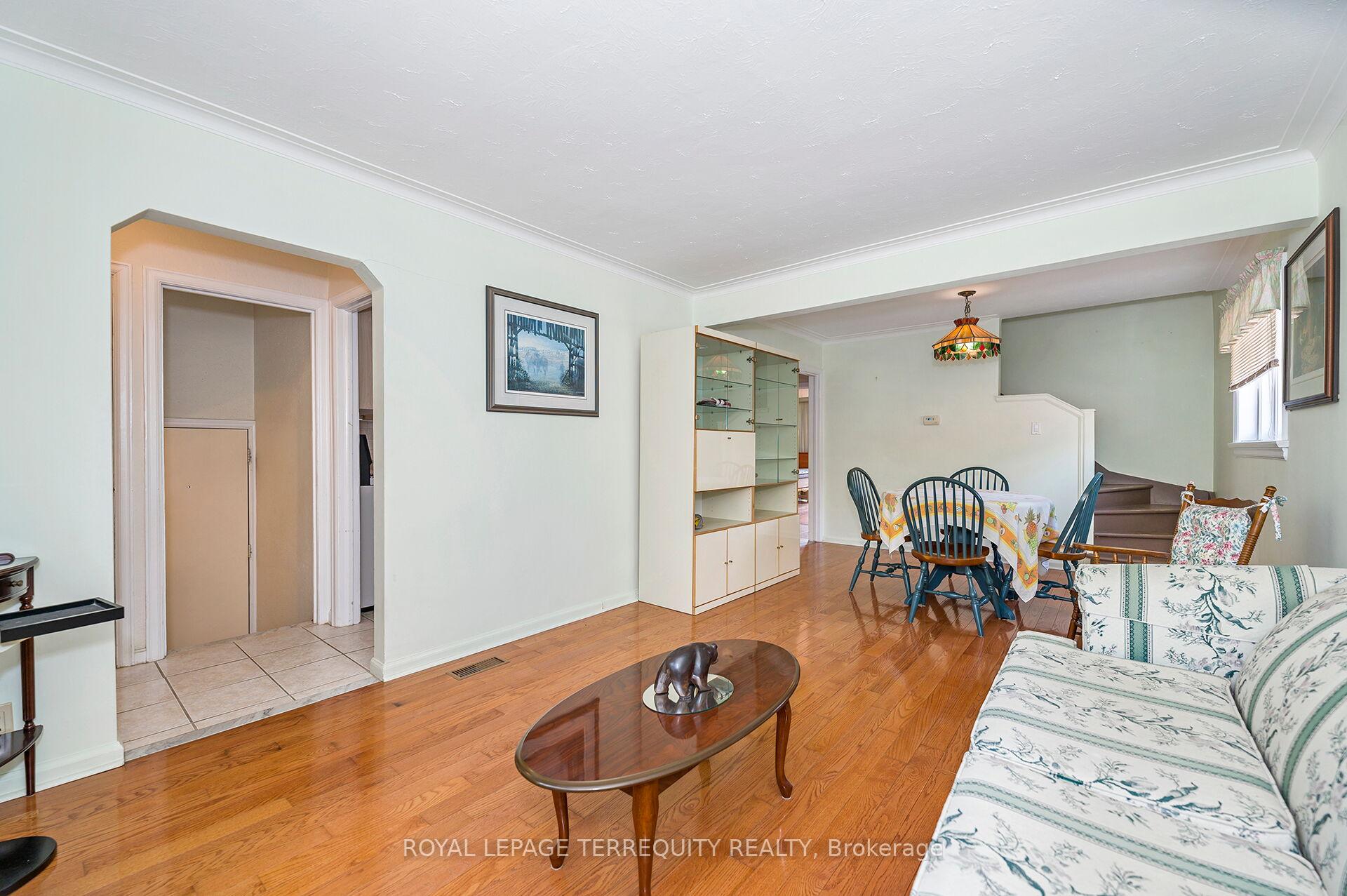 68 Parkchester Road, Toronto W04 — photo 5 of 5