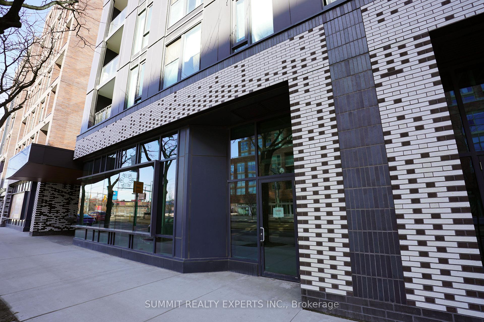 1806 St. Clair Avenue W, Toronto W03, ON M6N 1J5