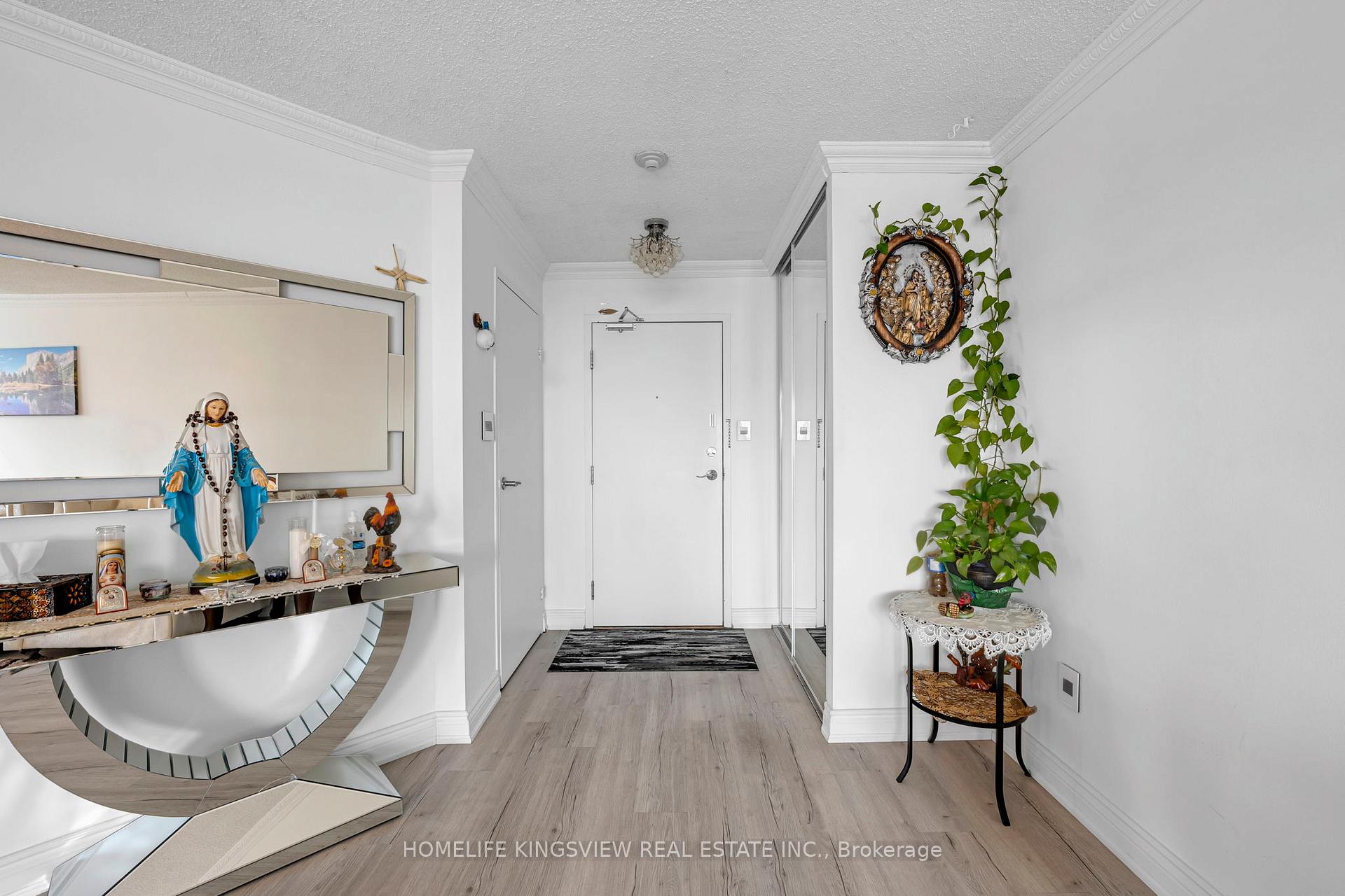 1 Rowntree Road 806, Toronto W10 — photo 3 of 5