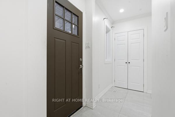 200 Gary Drive, Toronto W04 — photo 2 of 5