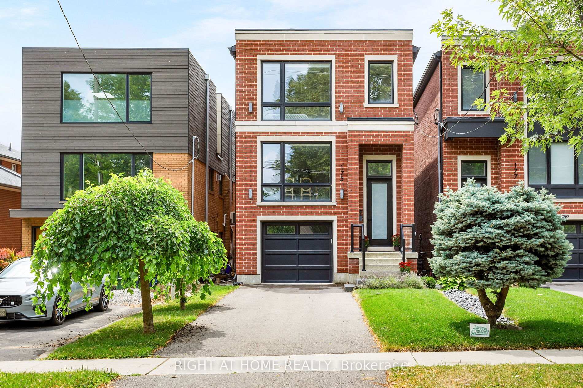 175 Hay Avenue, Toronto W06, ON M8Z 1G3