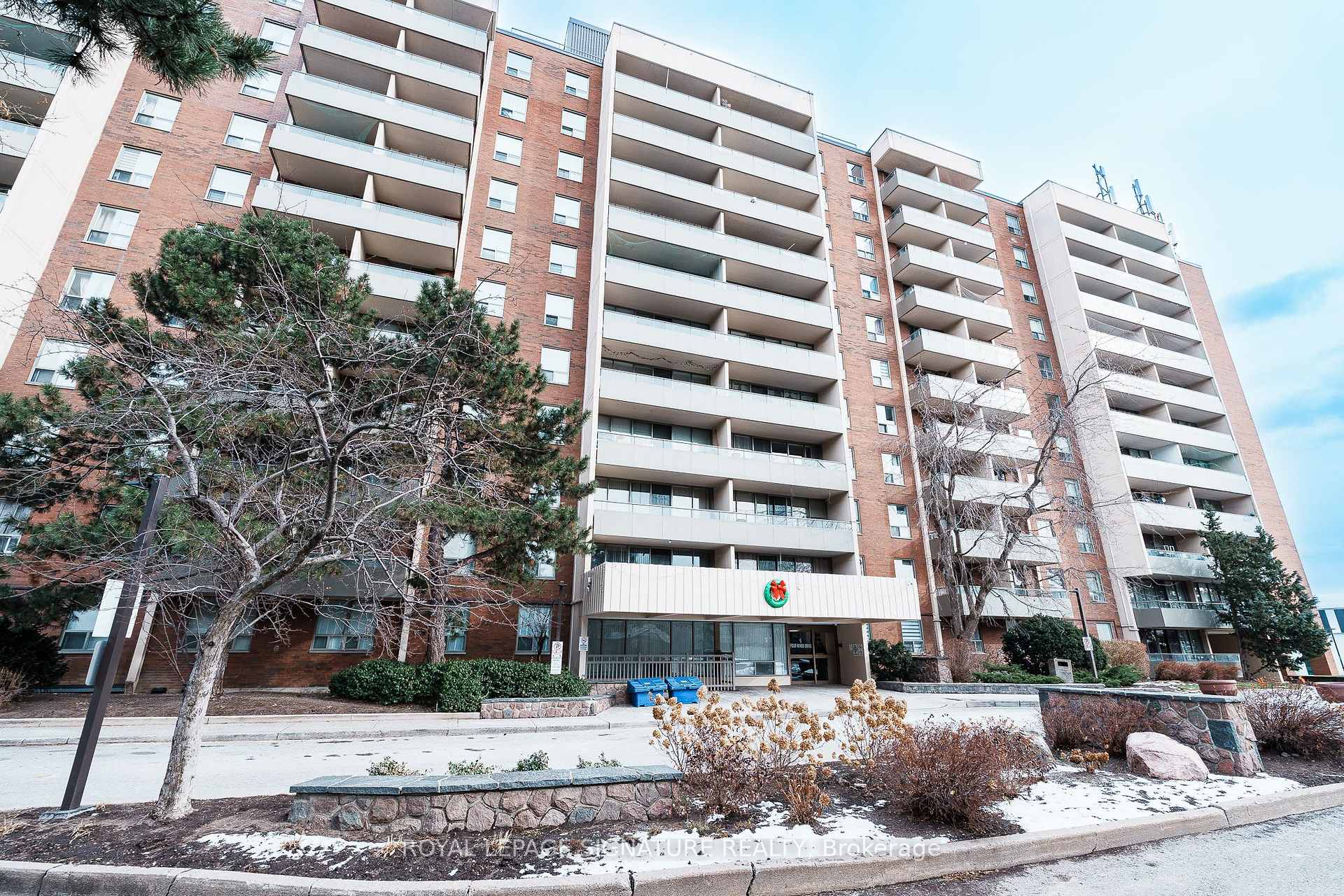 1 Four Winds Drive 611, Toronto W05, ON M3J 2T1