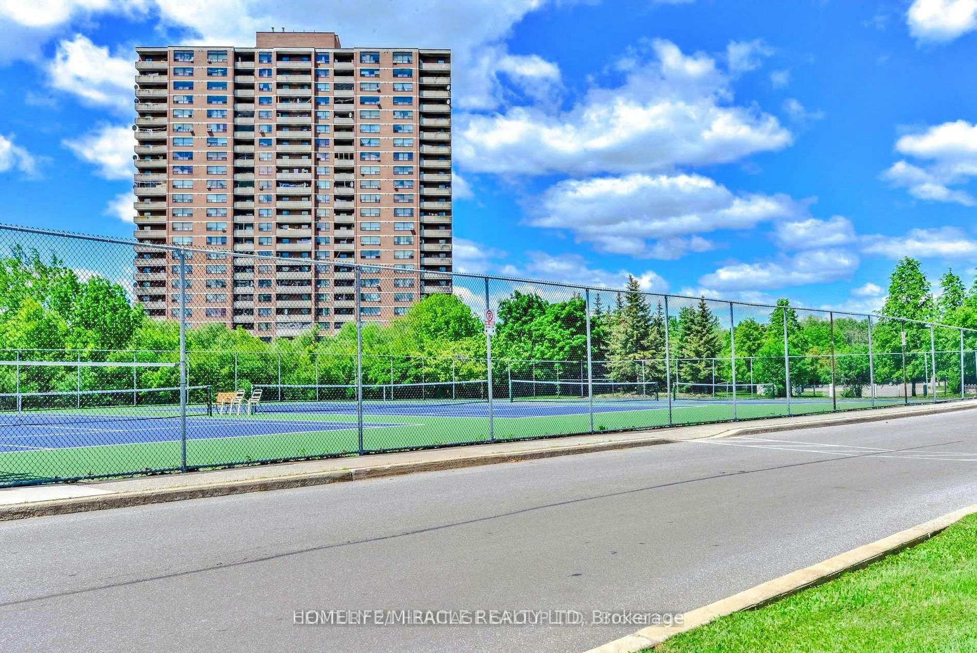 5 Rowntree Road 708, Toronto W10 — photo 3 of 5