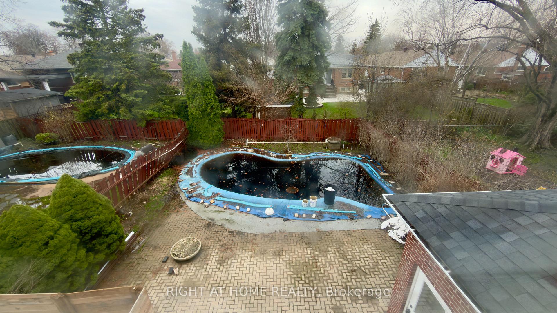 21 Mitre Place, Toronto W09 — photo 4 of 5