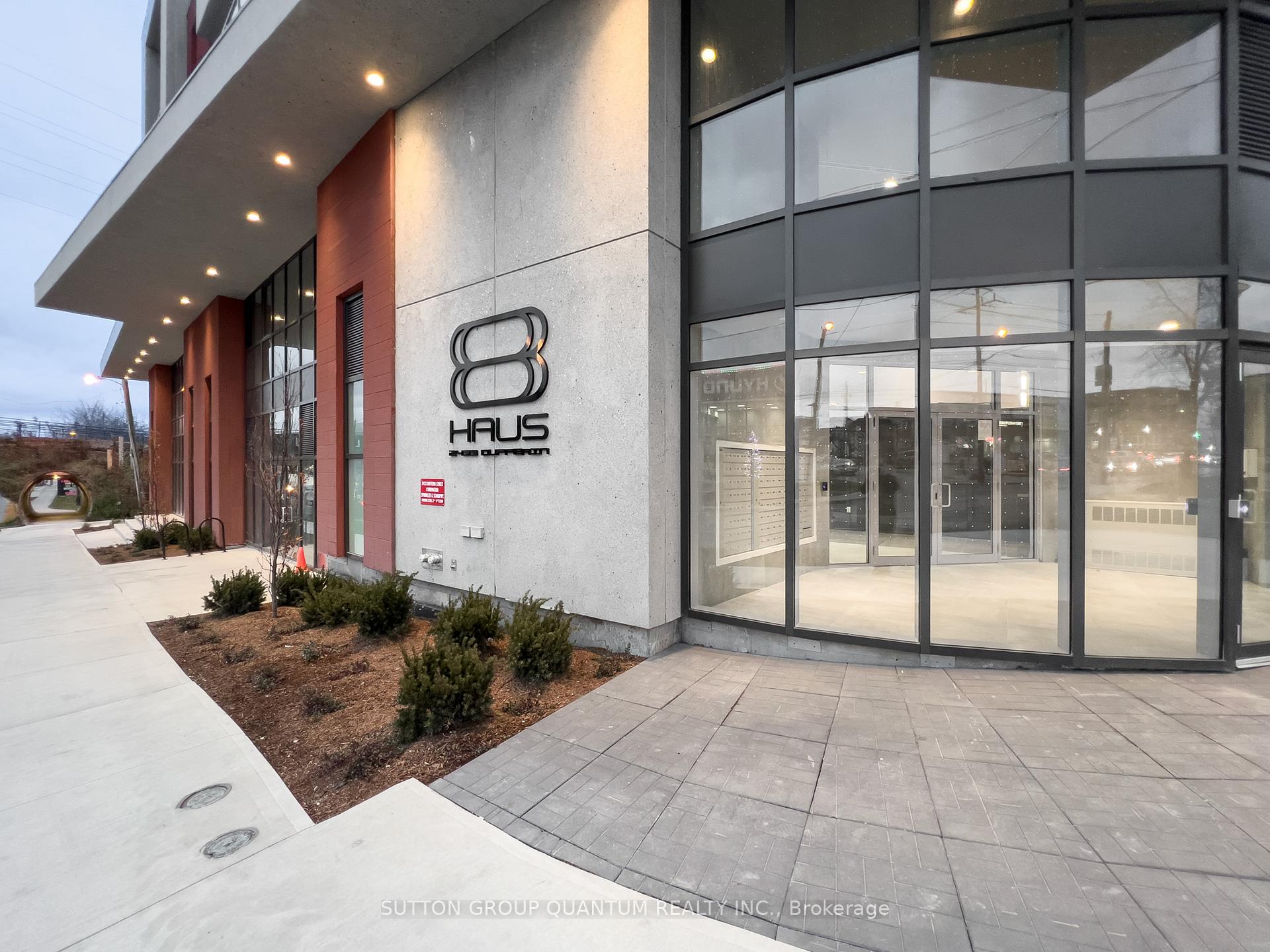 2433 Dufferin Street 505, Toronto W04, ON M6E 0B4 — Toronto W04, Ontario
