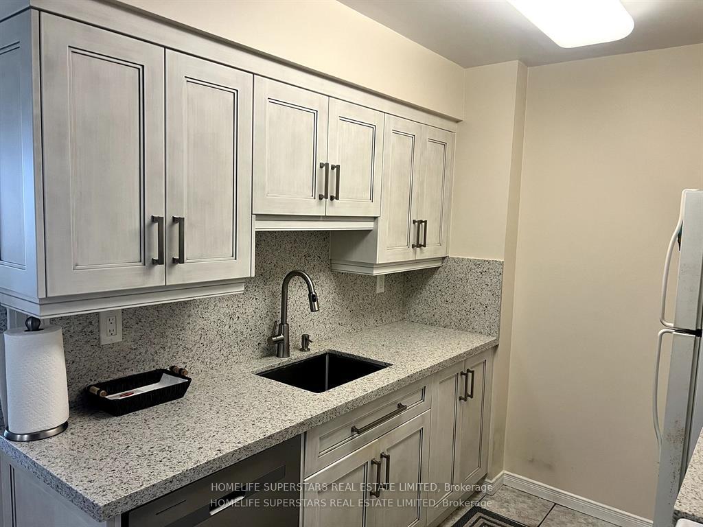 300 Ray Lawson Boulevard 416, Brampton, ON L6Y 5H5