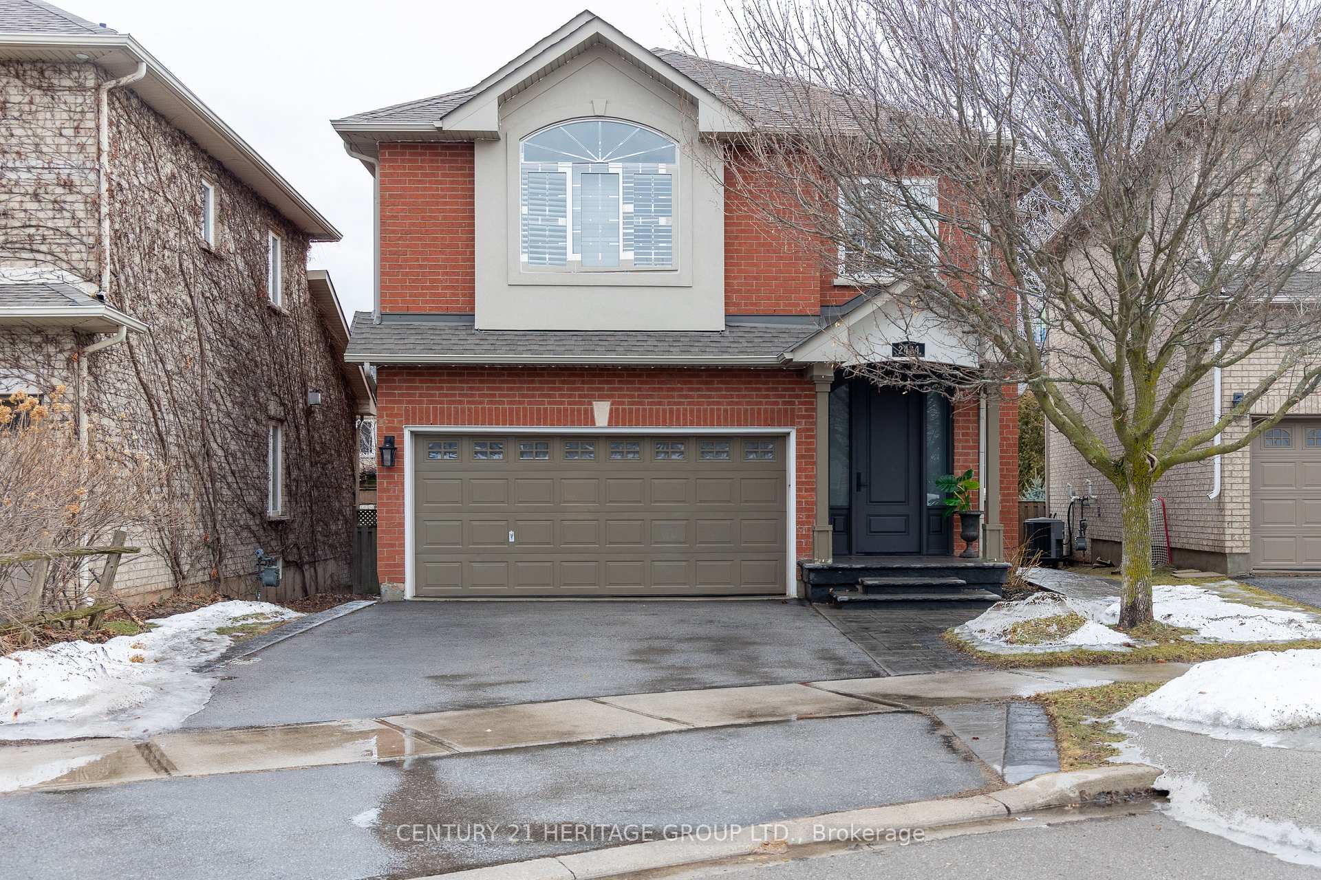 2434 Blue Holly Crescent, Oakville, ON L6M 4V4