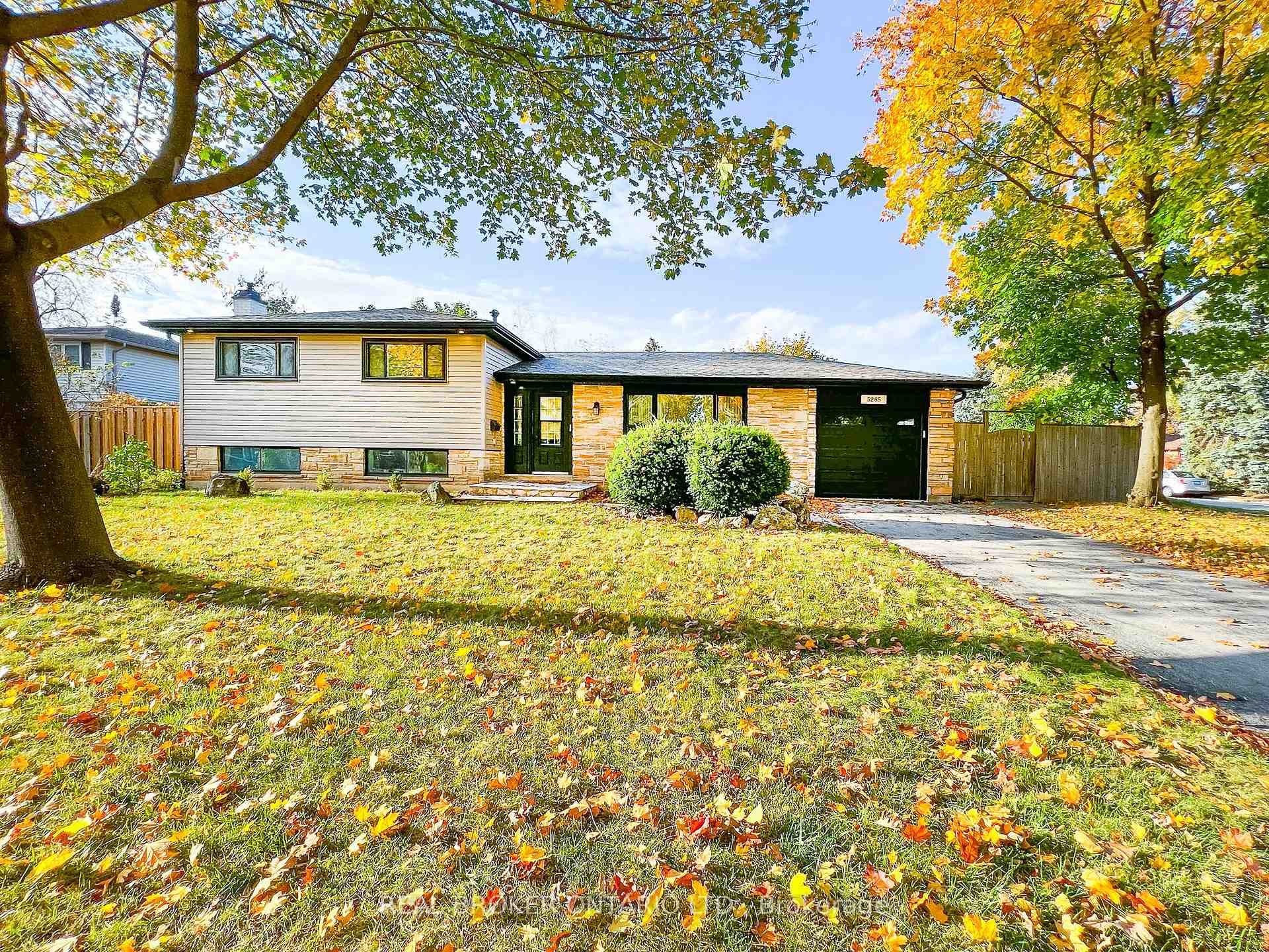 5285 Woodhaven Court BSMT, Burlington, ON L7L 3T7