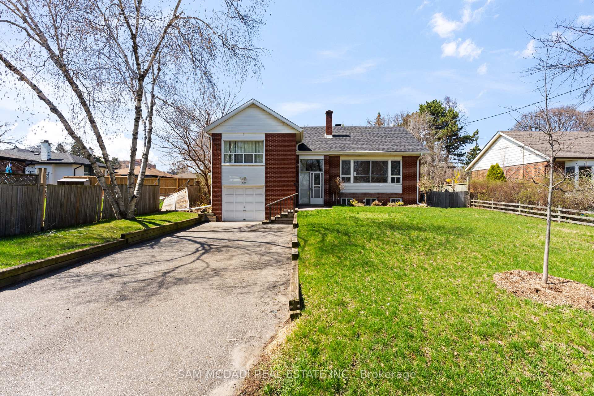 1821 Christopher Road, Mississauga, ON L5J 2K7