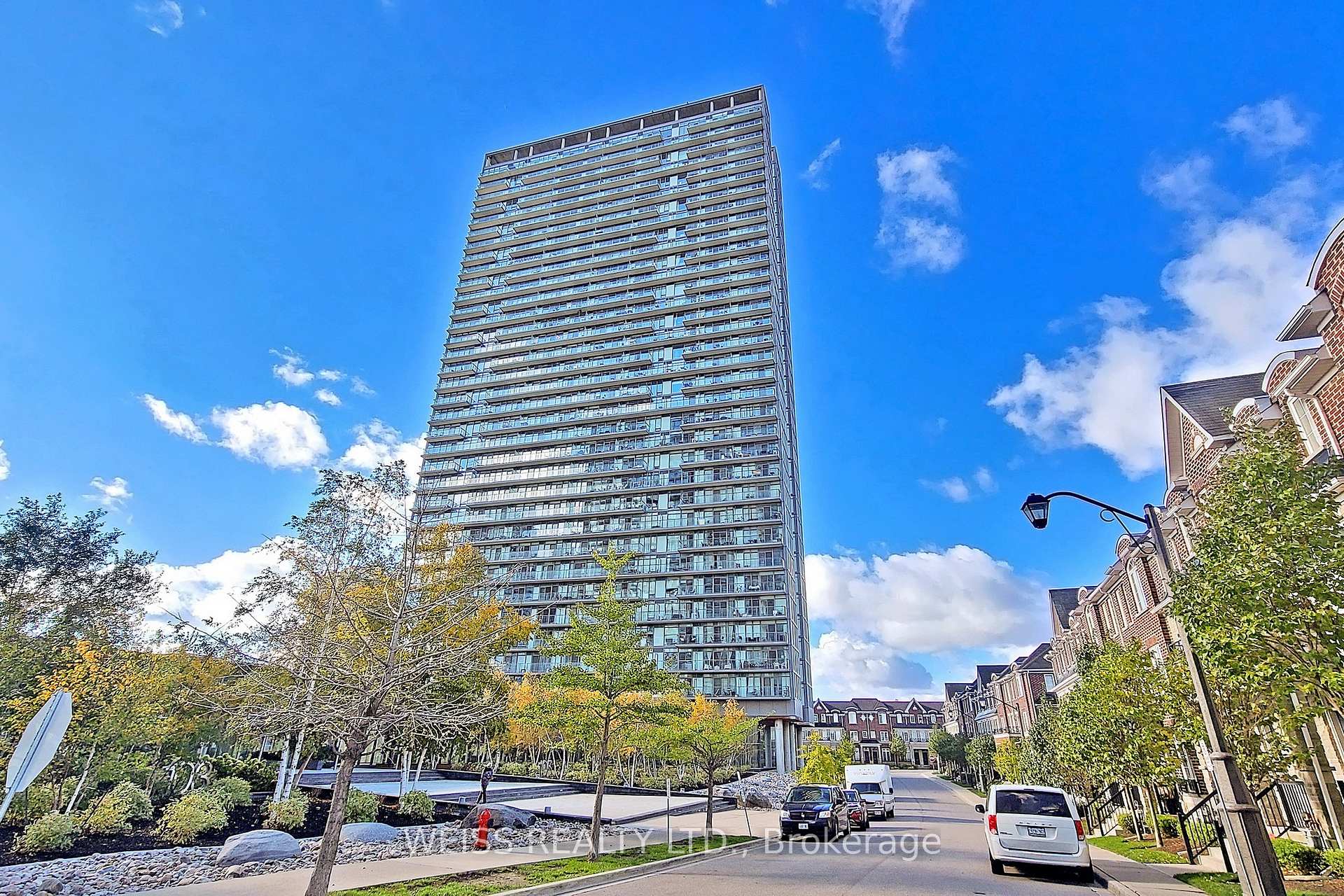 105 The Queensway N/A 3515, Toronto W01, ON M6S 5B5