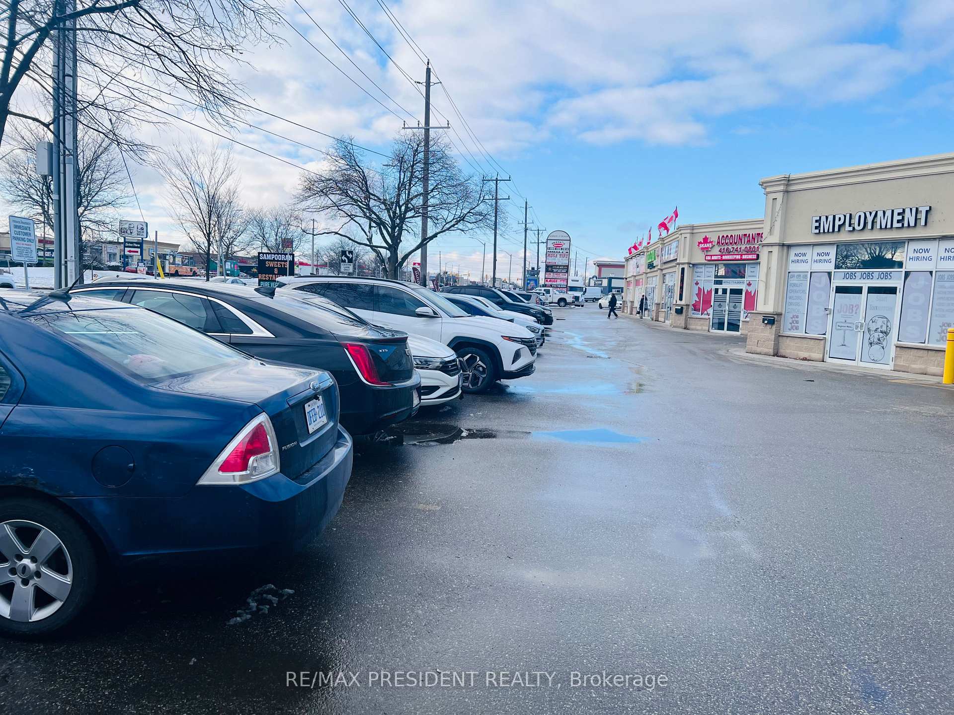 1772 Albion Road 30, Toronto W10, ON M9V 1C2
