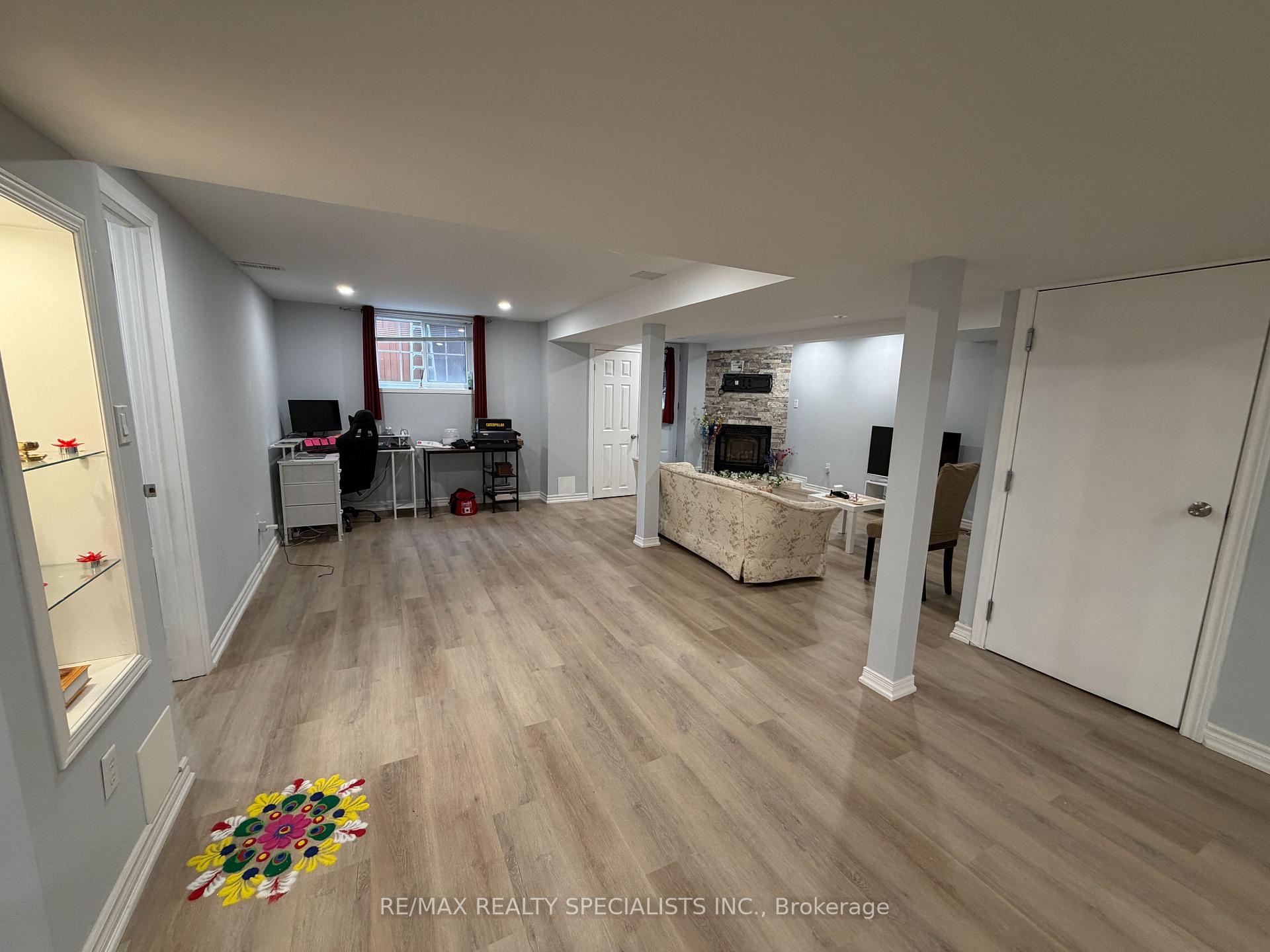934 Boyer Boulevard BSMT, Mississauga, ON L5V 1X4