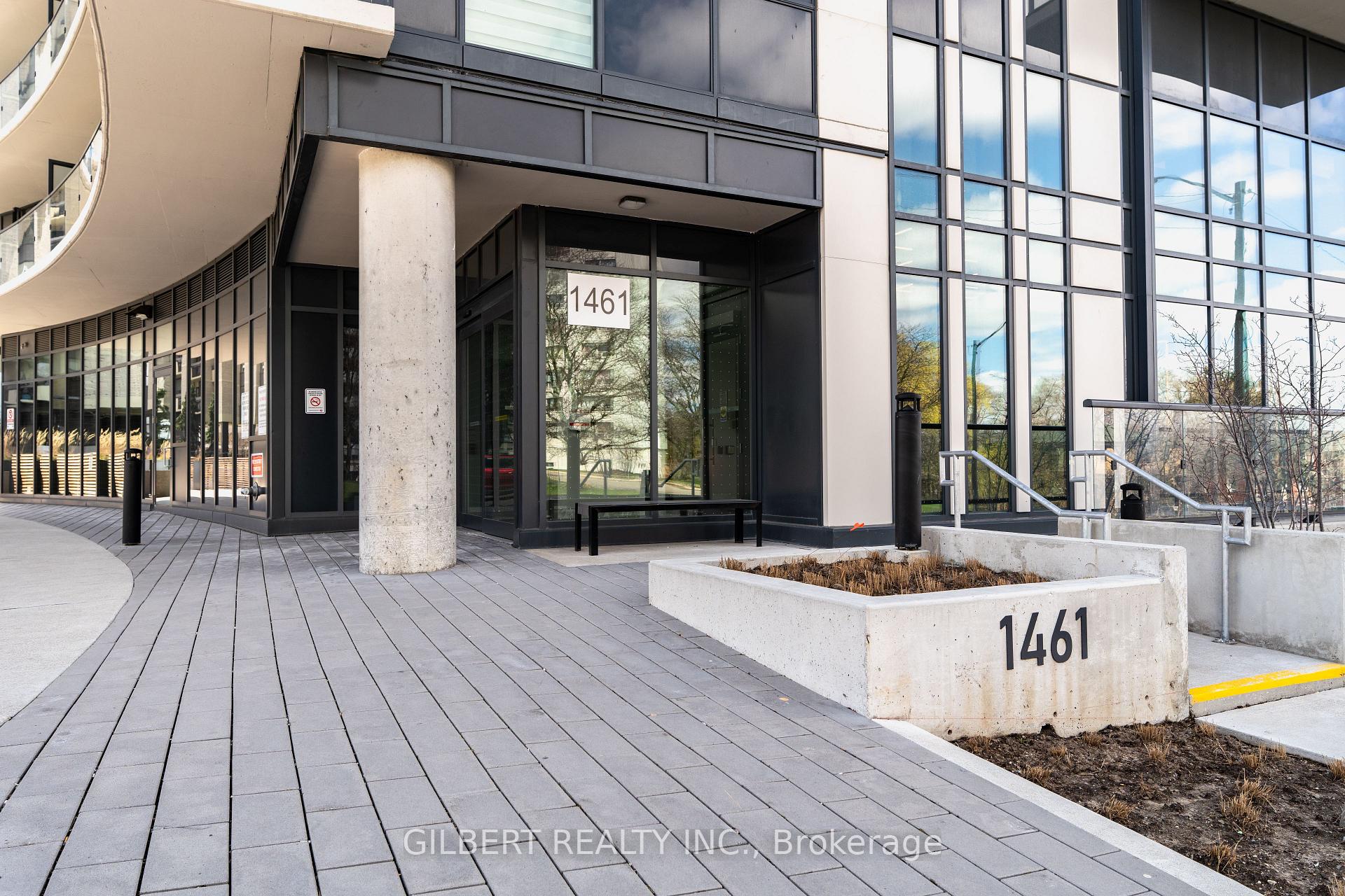 1461 Lawrence Ave W N/A 404, Toronto W04 — photo 2 of 5