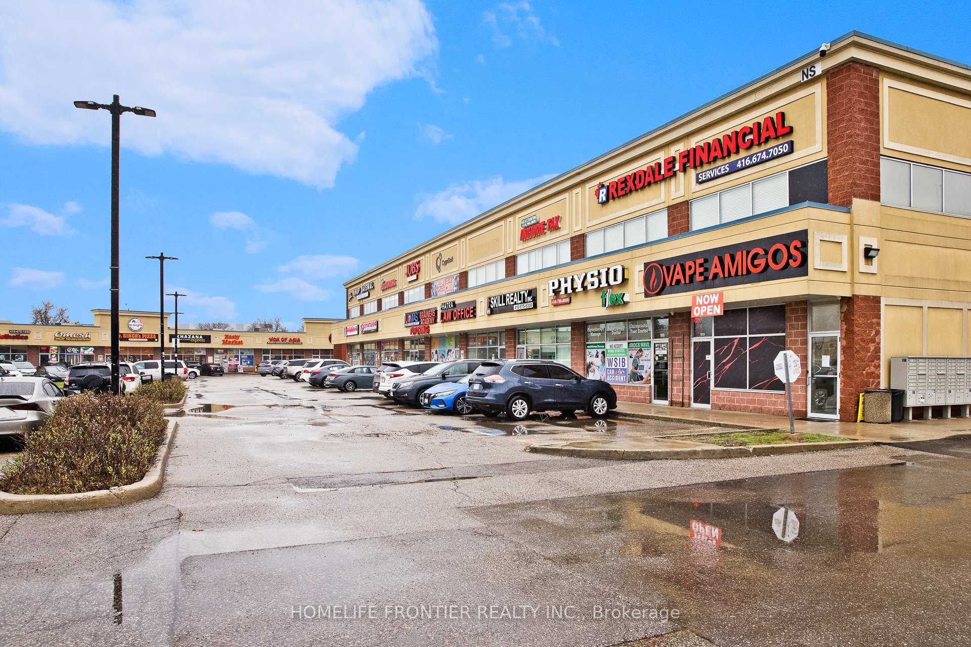 19 Woodbine Downs Boulevard 109, Toronto W10 — photo 2 of 5
